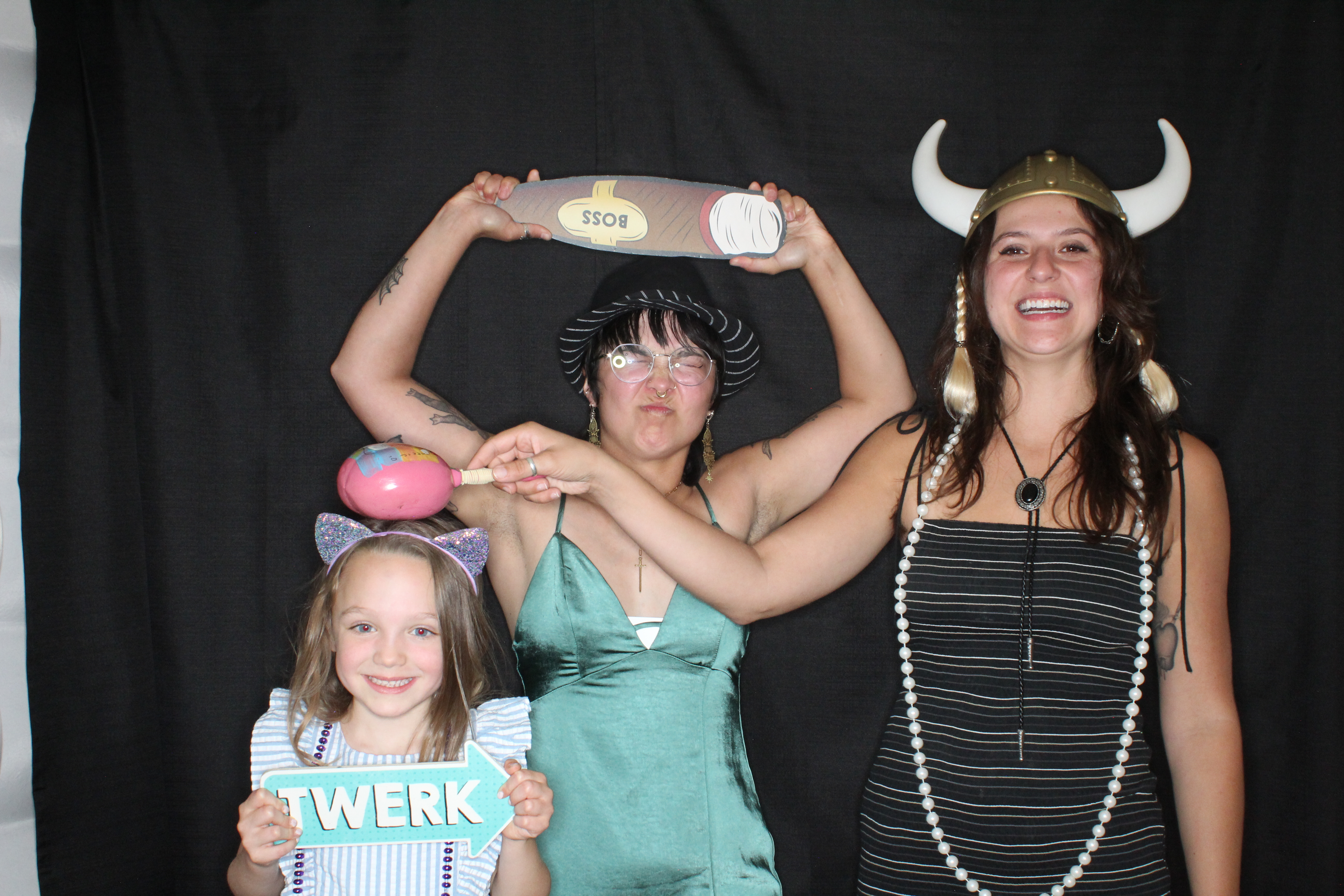 Larry and Kristi's Wedding | View more photos from the event at gallery.photoboothbillings.com/u/PhotoBoothBillings/Larry-and-Kristis-Wedding
