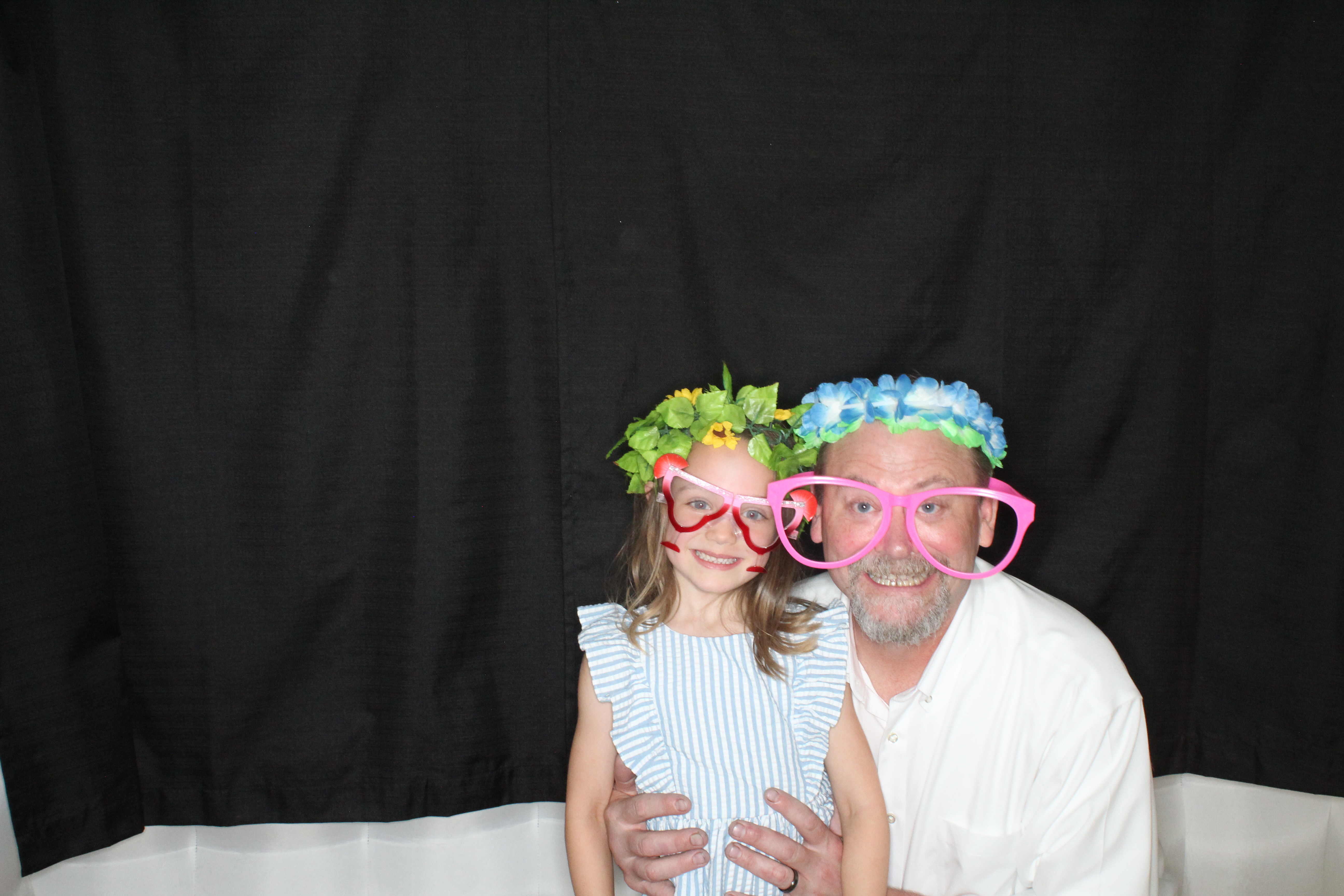 Larry and Kristi's Wedding | View more photos from the event at gallery.photoboothbillings.com/u/PhotoBoothBillings/Larry-and-Kristis-Wedding