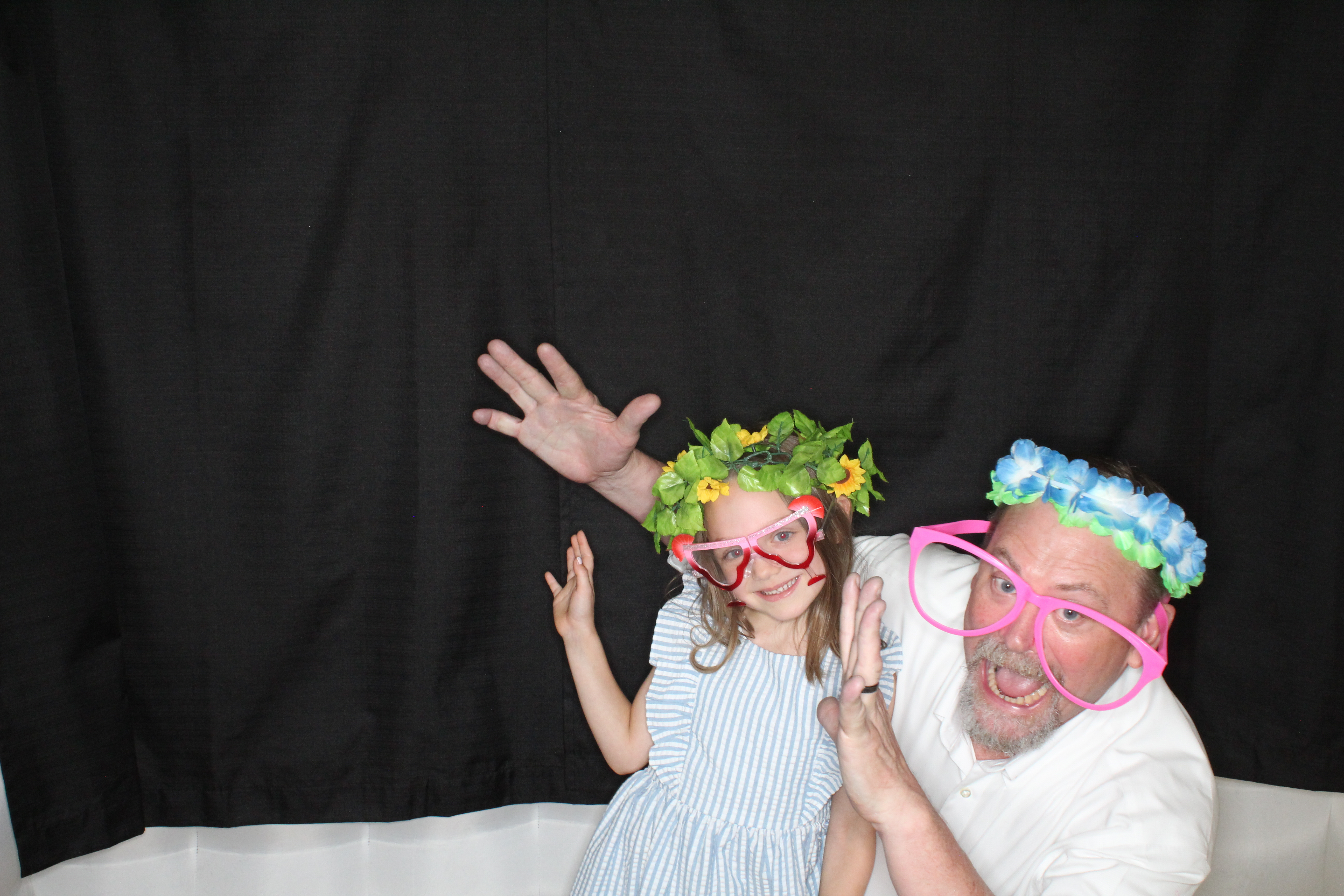 Larry and Kristi's Wedding | View more photos from the event at gallery.photoboothbillings.com/u/PhotoBoothBillings/Larry-and-Kristis-Wedding