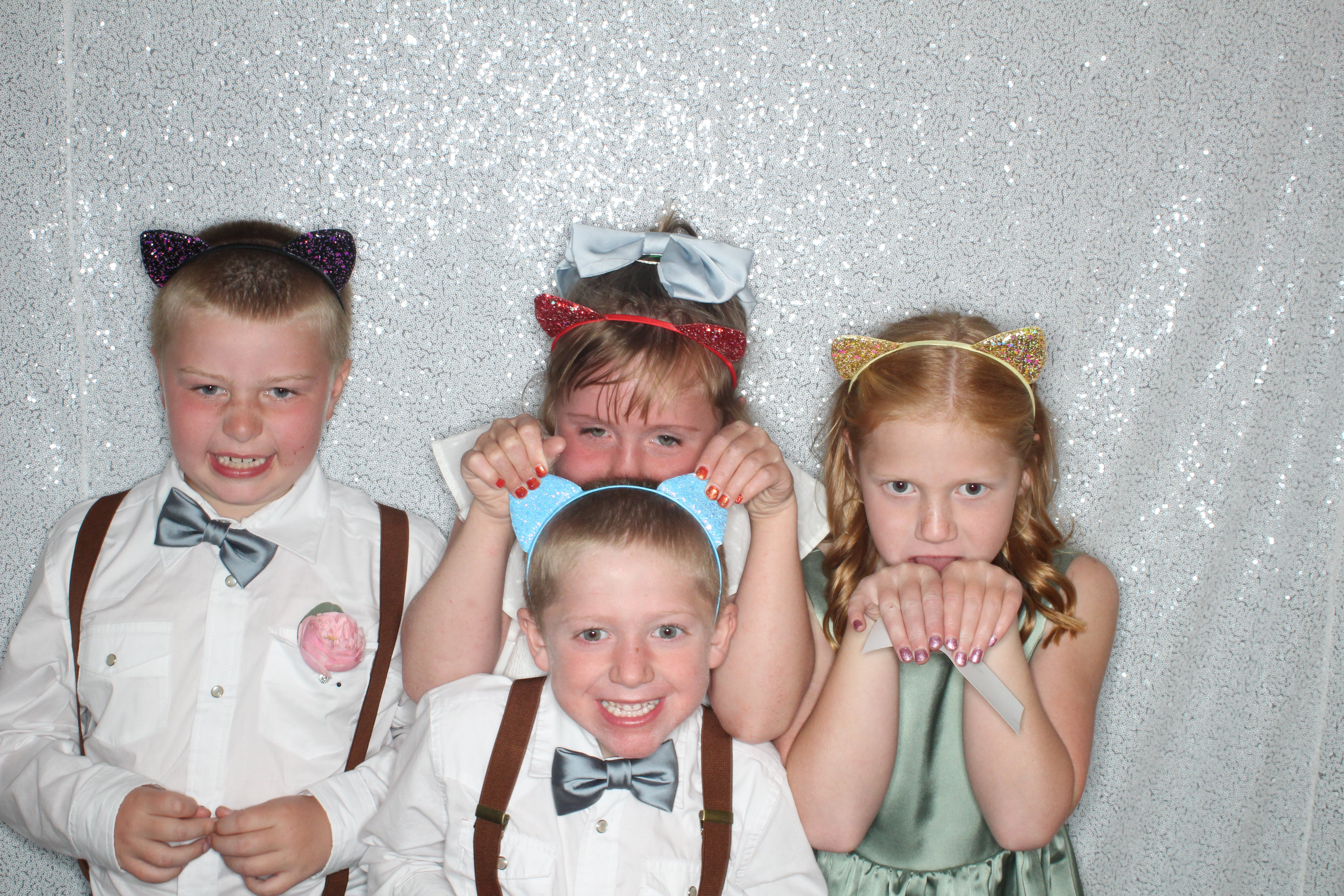 Melissa and Zack's Wedding | View more photos from the event at gallery.photoboothbillings.com/u/PhotoBoothBillings/Melissa-and-Zacks-Wedding