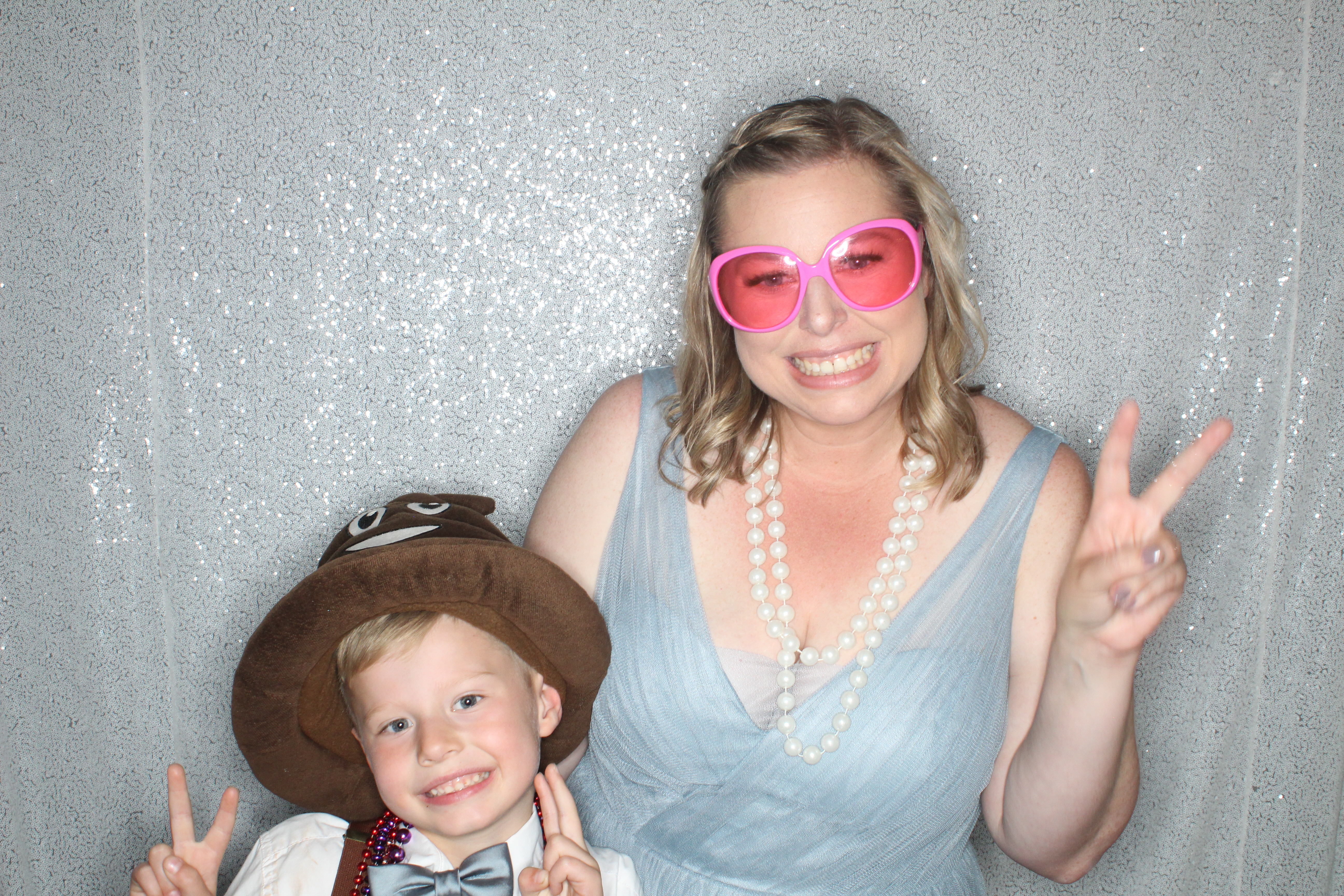 Melissa and Zack's Wedding | View more photos from the event at gallery.photoboothbillings.com/u/PhotoBoothBillings/Melissa-and-Zacks-Wedding