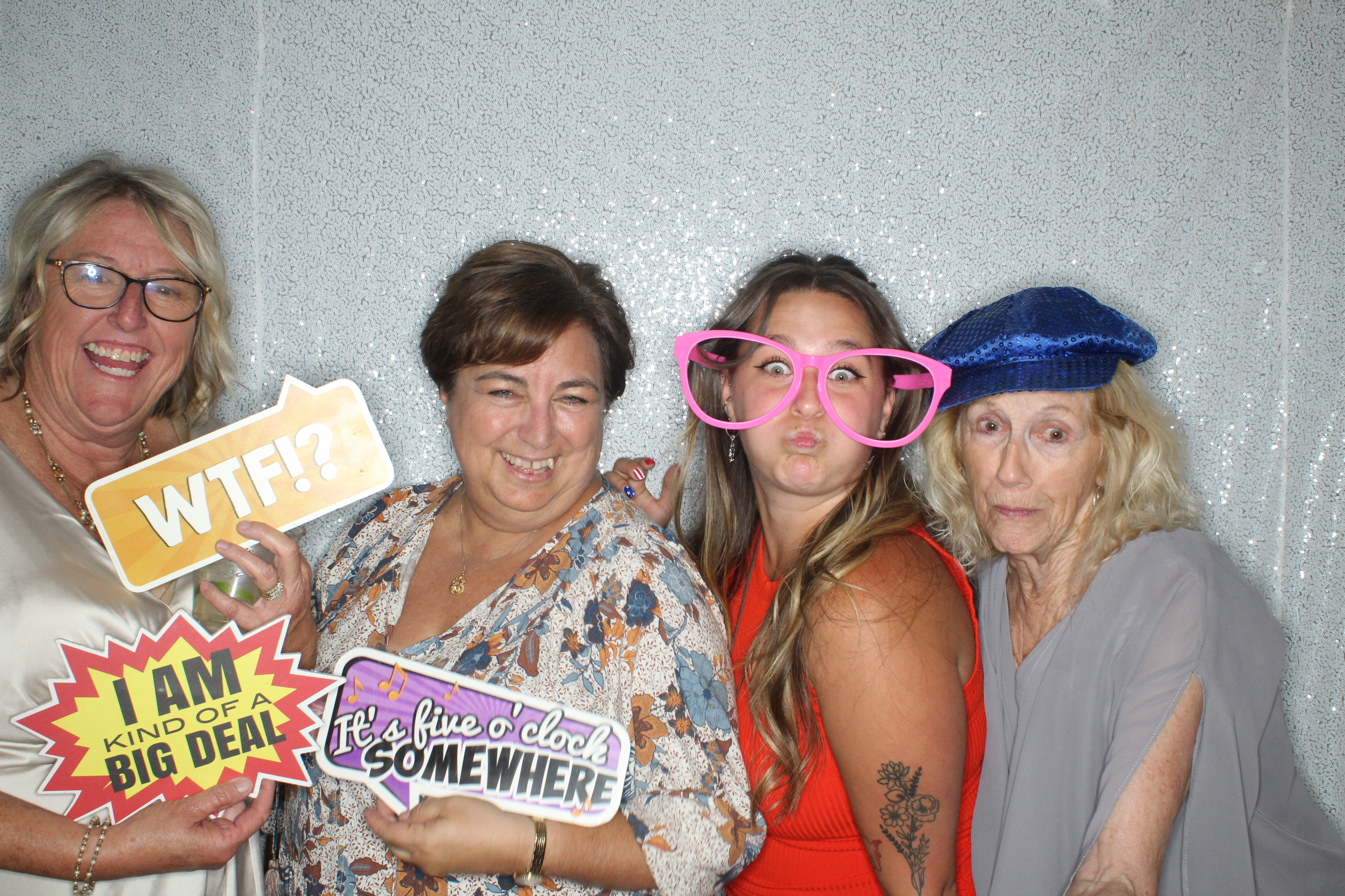Melissa and Zack's Wedding | View more photos from the event at gallery.photoboothbillings.com/u/PhotoBoothBillings/Melissa-and-Zacks-Wedding