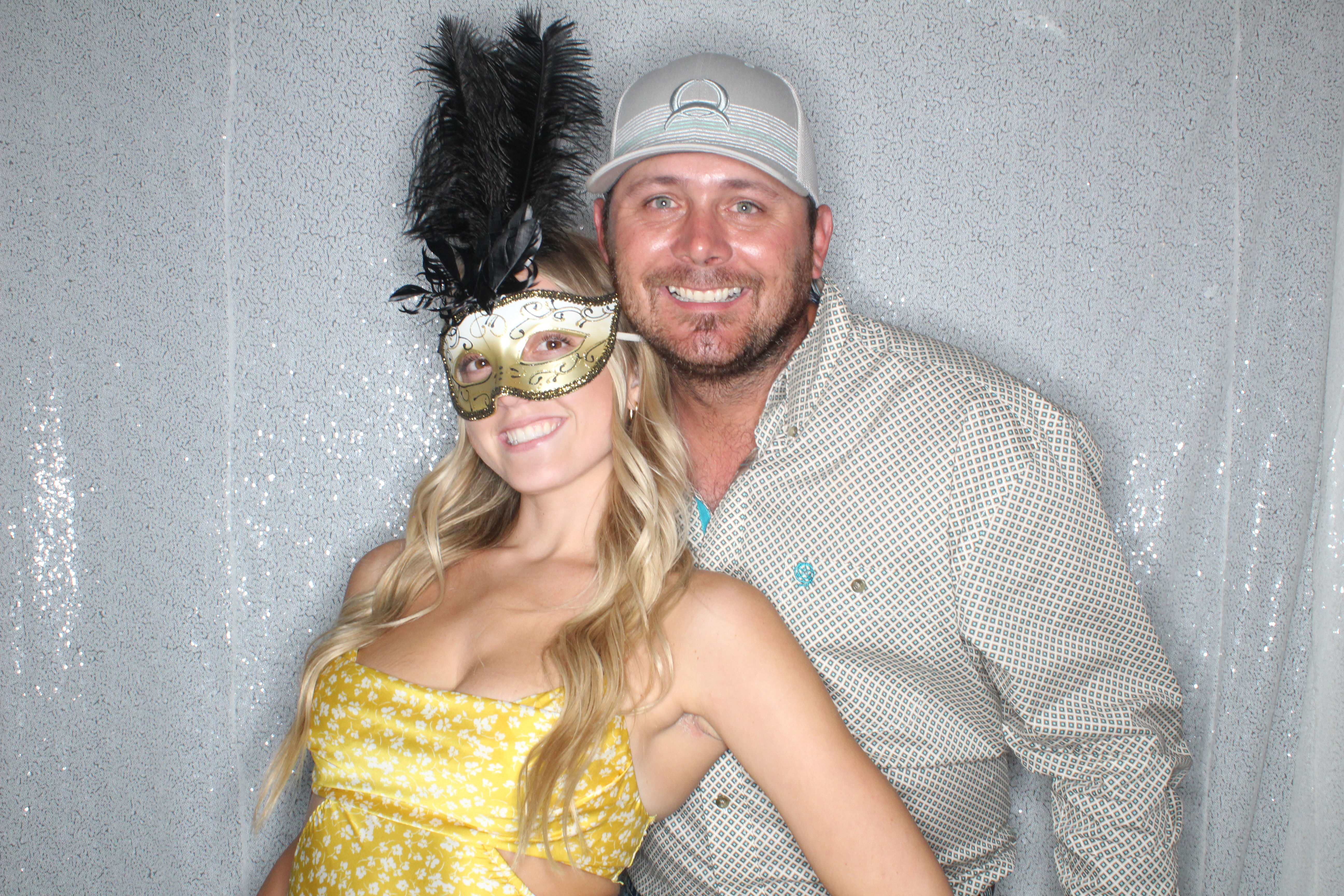 Melissa and Zack's Wedding | View more photos from the event at gallery.photoboothbillings.com/u/PhotoBoothBillings/Melissa-and-Zacks-Wedding