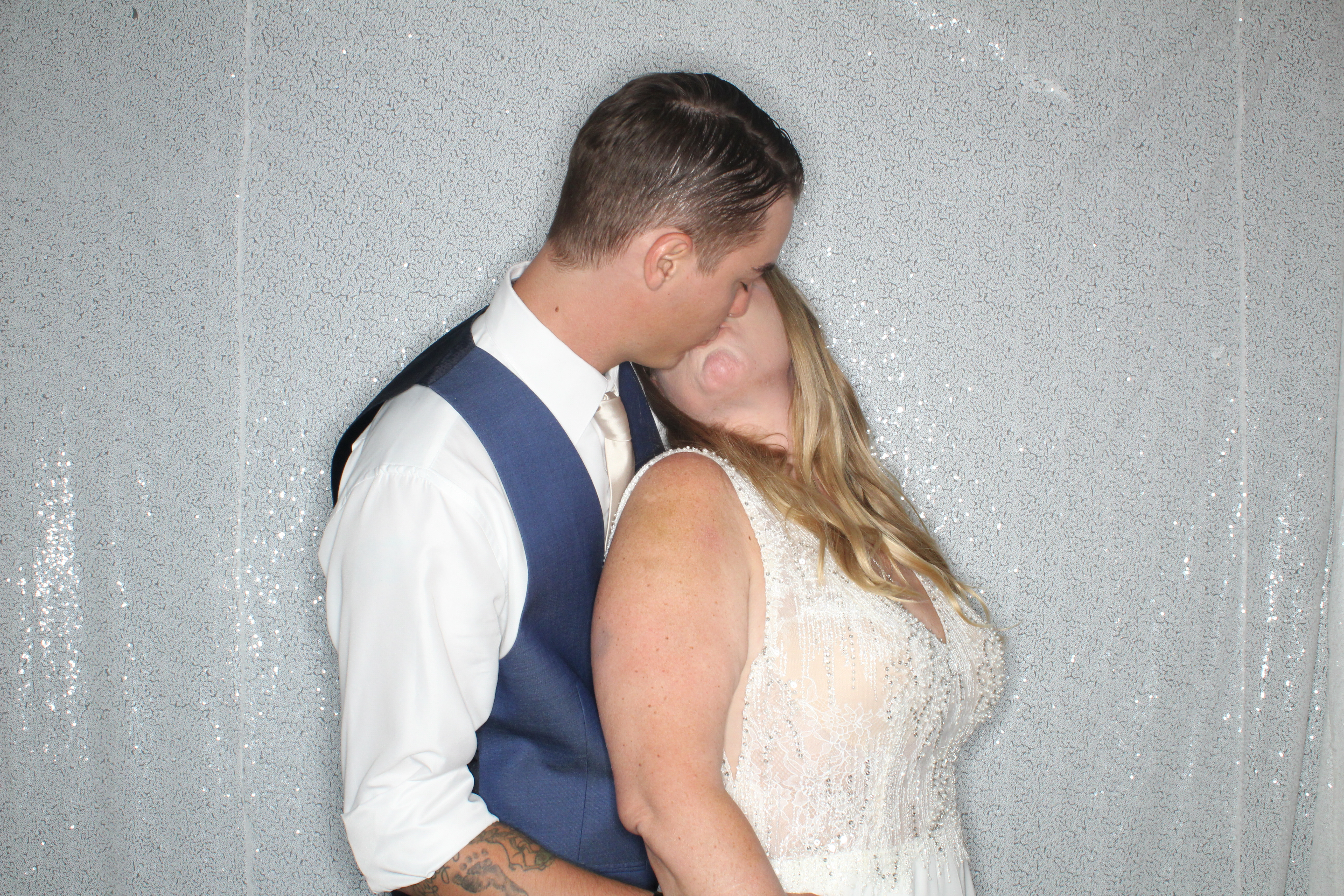 Melissa and Zack's Wedding | View more photos from the event at gallery.photoboothbillings.com/u/PhotoBoothBillings/Melissa-and-Zacks-Wedding