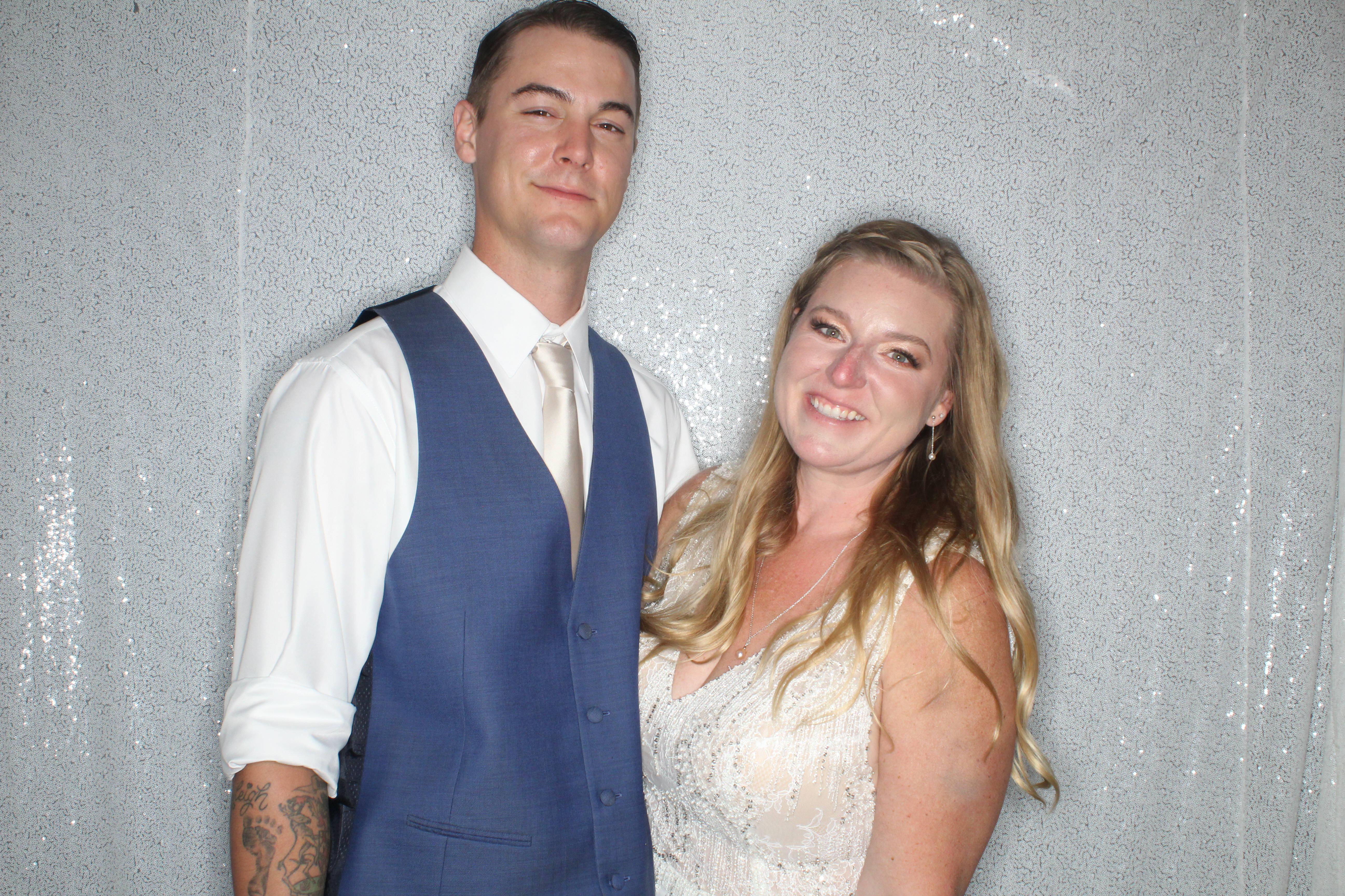 Melissa and Zack's Wedding | View more photos from the event at gallery.photoboothbillings.com/u/PhotoBoothBillings/Melissa-and-Zacks-Wedding