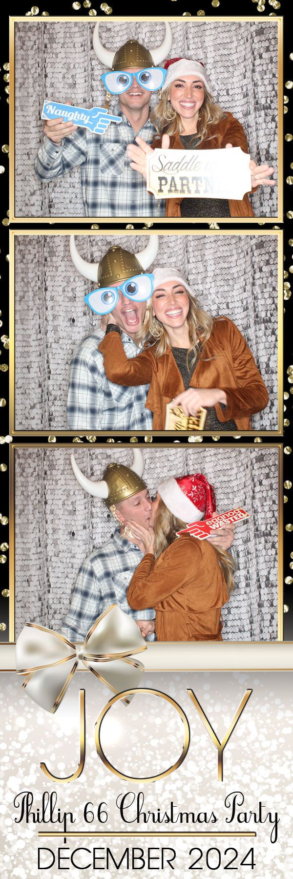 Phillips 66 Holiday Party | View more photos from the event at gallery.photoboothbillings.com/u/PhotoBoothBillings/Phillips-66-Holiday-Party
