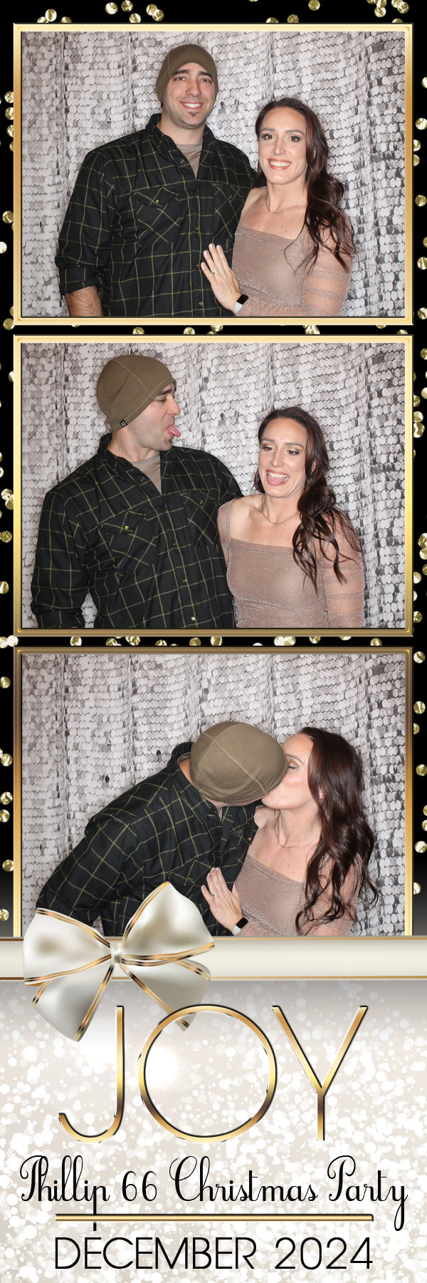 Phillips 66 Holiday Party | View more photos from the event at gallery.photoboothbillings.com/u/PhotoBoothBillings/Phillips-66-Holiday-Party