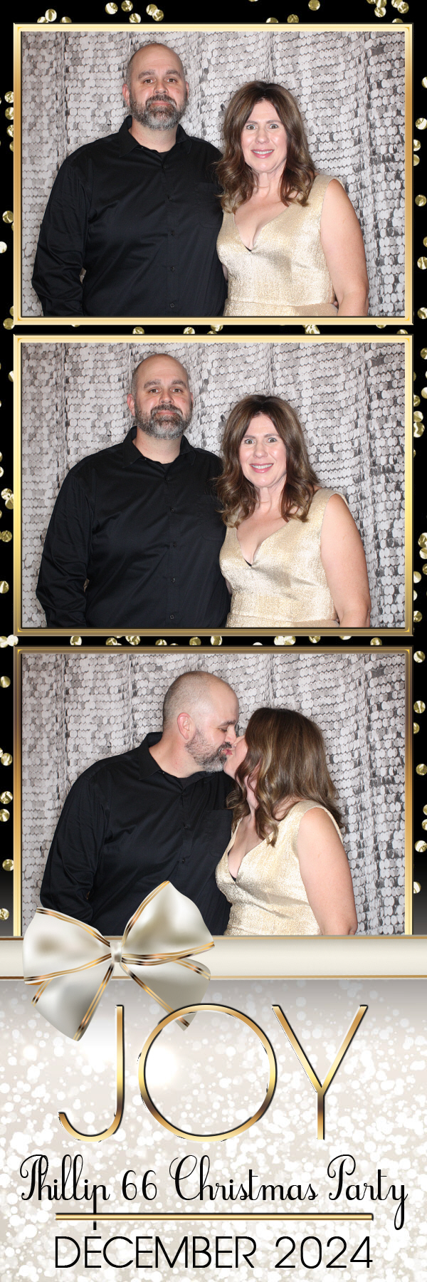 Phillips 66 Holiday Party | View more photos from the event at gallery.photoboothbillings.com/u/PhotoBoothBillings/Phillips-66-Holiday-Party
