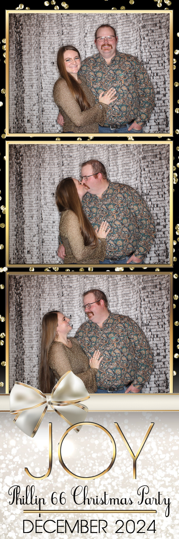 Phillips 66 Holiday Party | View more photos from the event at gallery.photoboothbillings.com/u/PhotoBoothBillings/Phillips-66-Holiday-Party