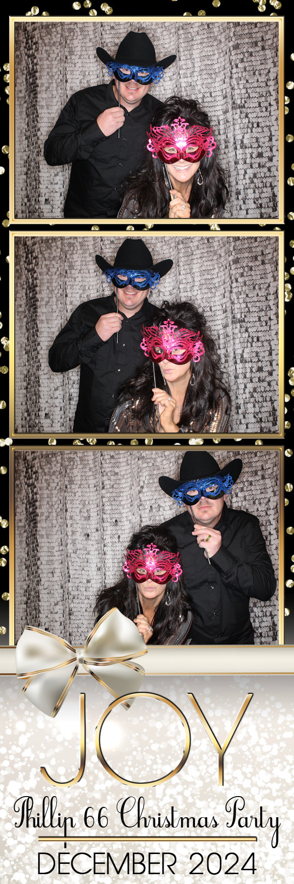 Phillips 66 Holiday Party | View more photos from the event at gallery.photoboothbillings.com/u/PhotoBoothBillings/Phillips-66-Holiday-Party
