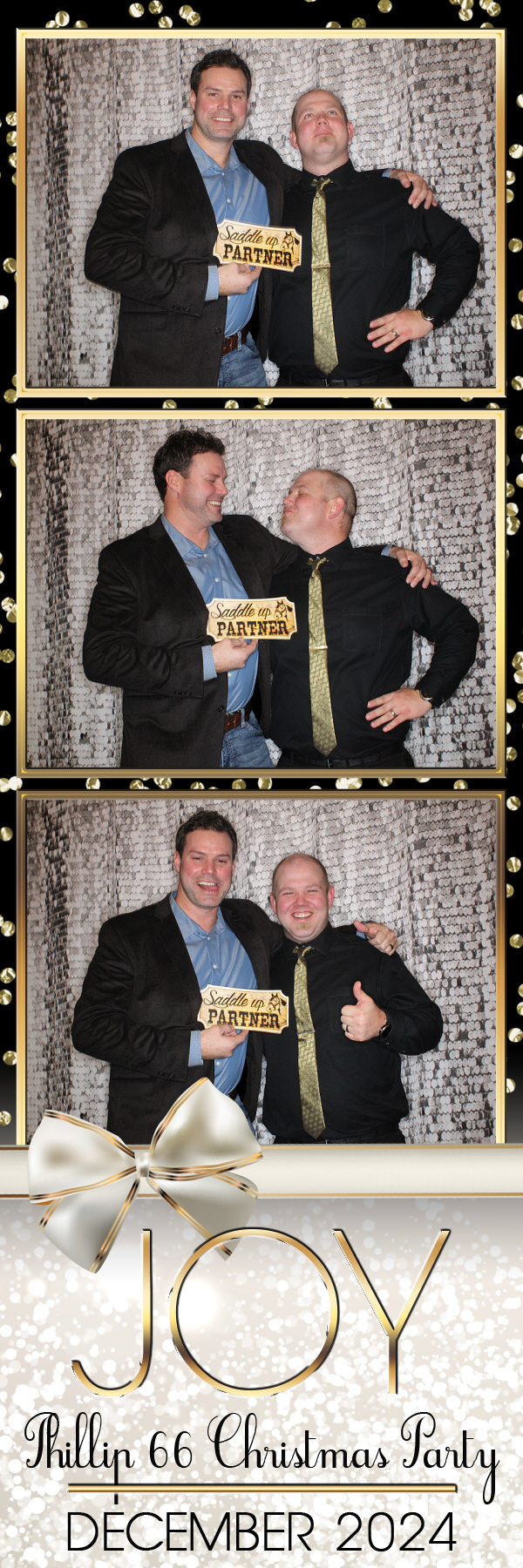 Phillips 66 Holiday Party | View more photos from the event at gallery.photoboothbillings.com/u/PhotoBoothBillings/Phillips-66-Holiday-Party