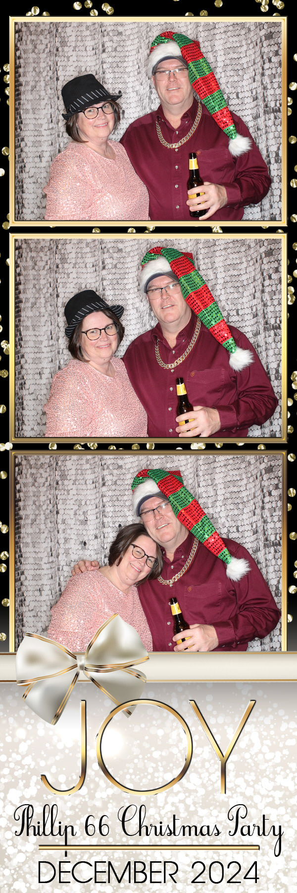 Phillips 66 Holiday Party | View more photos from the event at gallery.photoboothbillings.com/u/PhotoBoothBillings/Phillips-66-Holiday-Party