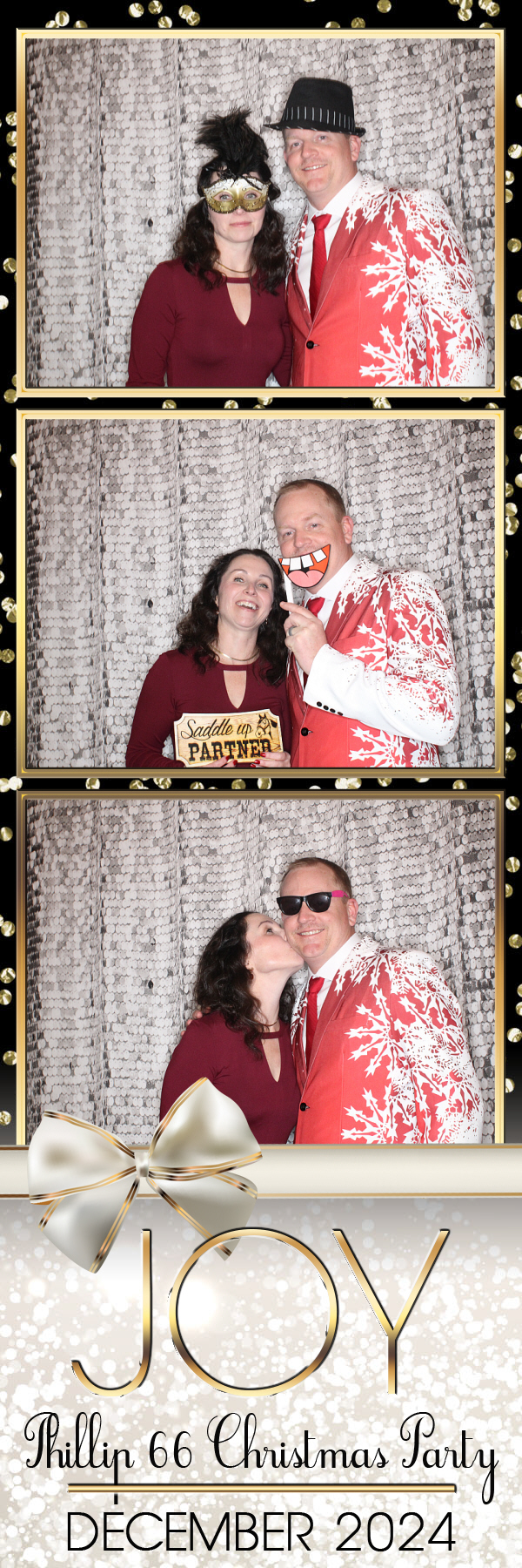 Phillips 66 Holiday Party | View more photos from the event at gallery.photoboothbillings.com/u/PhotoBoothBillings/Phillips-66-Holiday-Party