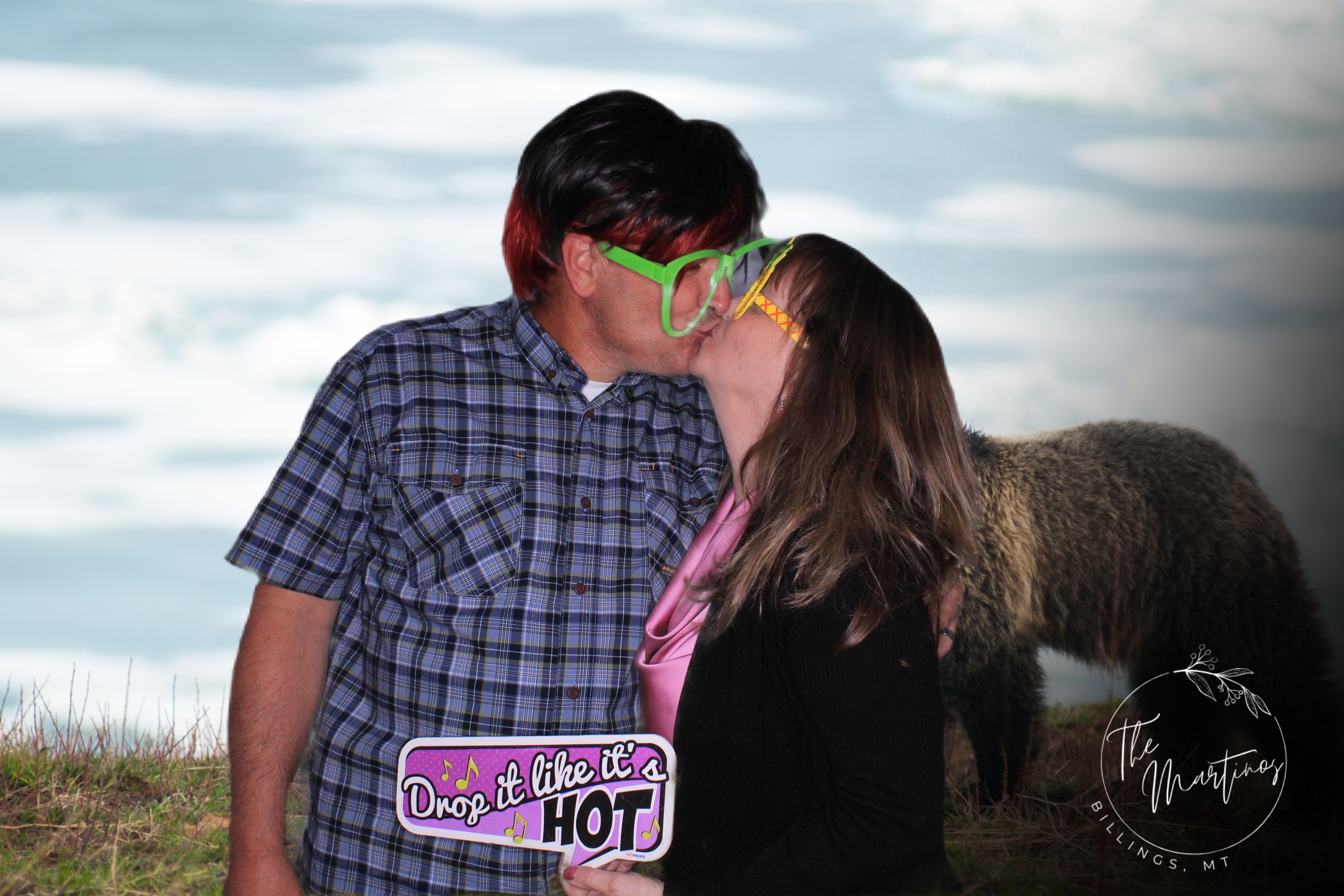Rob and Enetra's Wedding | View more photos from the event at gallery.photoboothbillings.com/u/PhotoBoothBillings/Rob-and-Enetras-Wedding