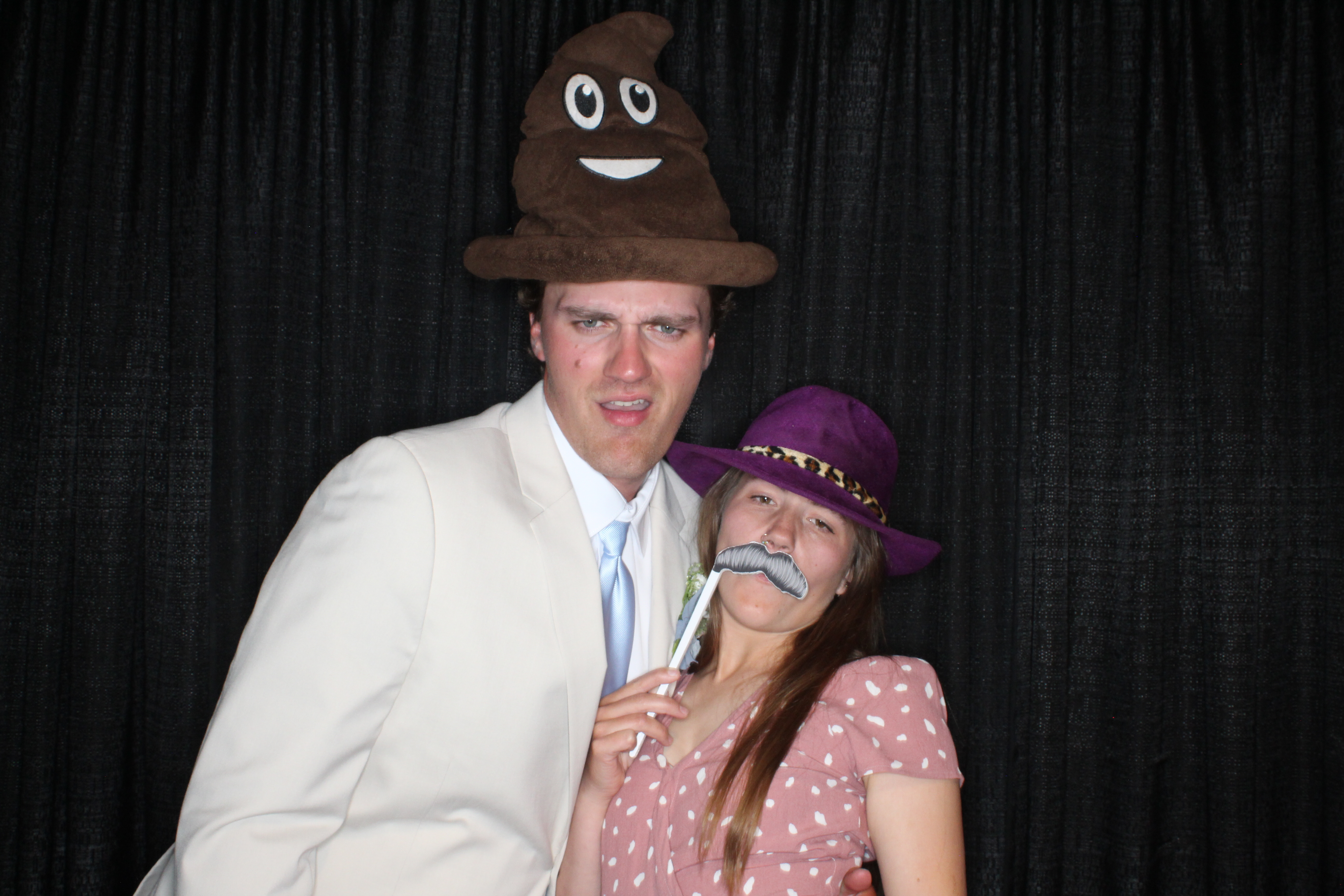 Sam and Ridge Wedding | View more photos from the event at gallery.photoboothbillings.com/u/PhotoBoothBillings/Sam-and-Ridge-Wedding