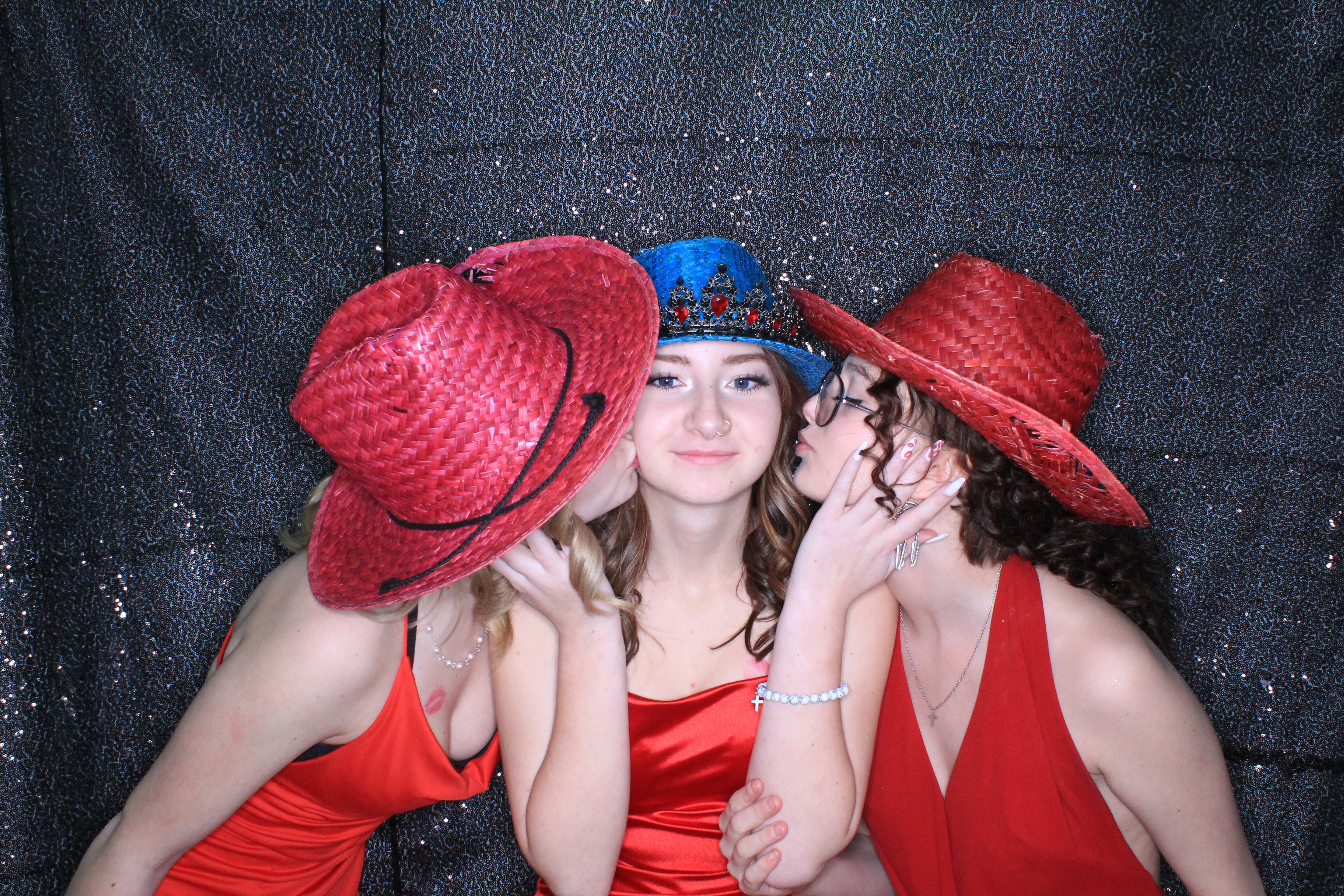 Valentine's Dance | View more photos from the event at gallery.photoboothbillings.com/u/PhotoBoothBillings/Valentines-Dance