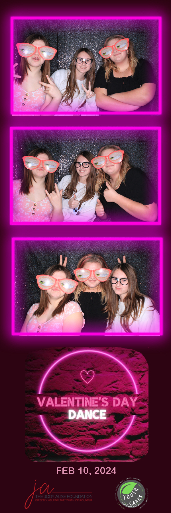 Valentine's Dance | View more photos from the event at gallery.photoboothbillings.com/u/PhotoBoothBillings/Valentines-Dance