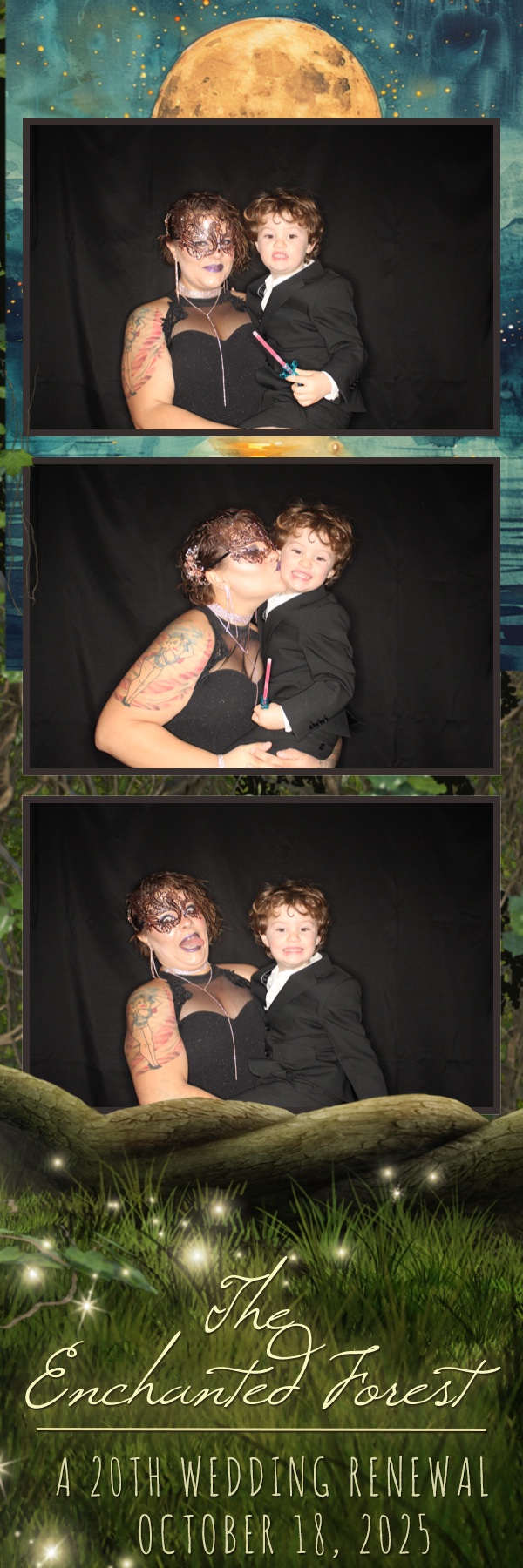 Ashley and Andrew | View more photos from the event at gallery.photoboothbillings.com/u/PhotoBoothBillings/Ashley-and-Andrew