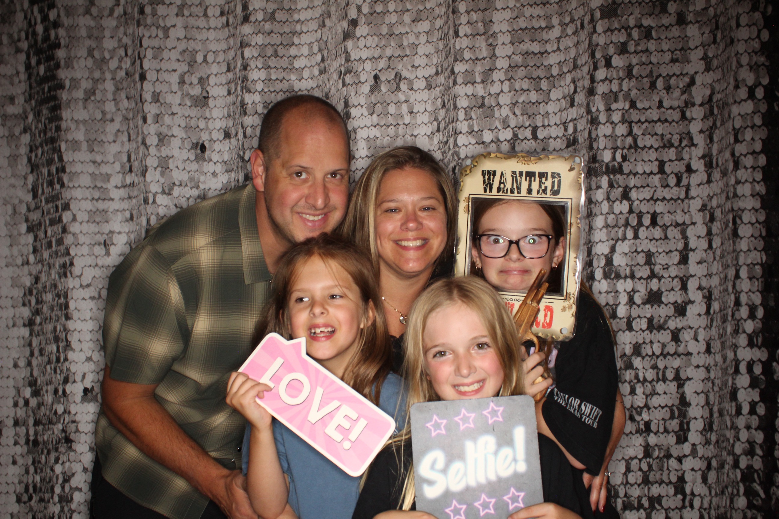 Courtney's Birthday | View more photos from the event at gallery.photoboothbillings.com/u/PhotoBoothBillings/Courtneys-Birthday