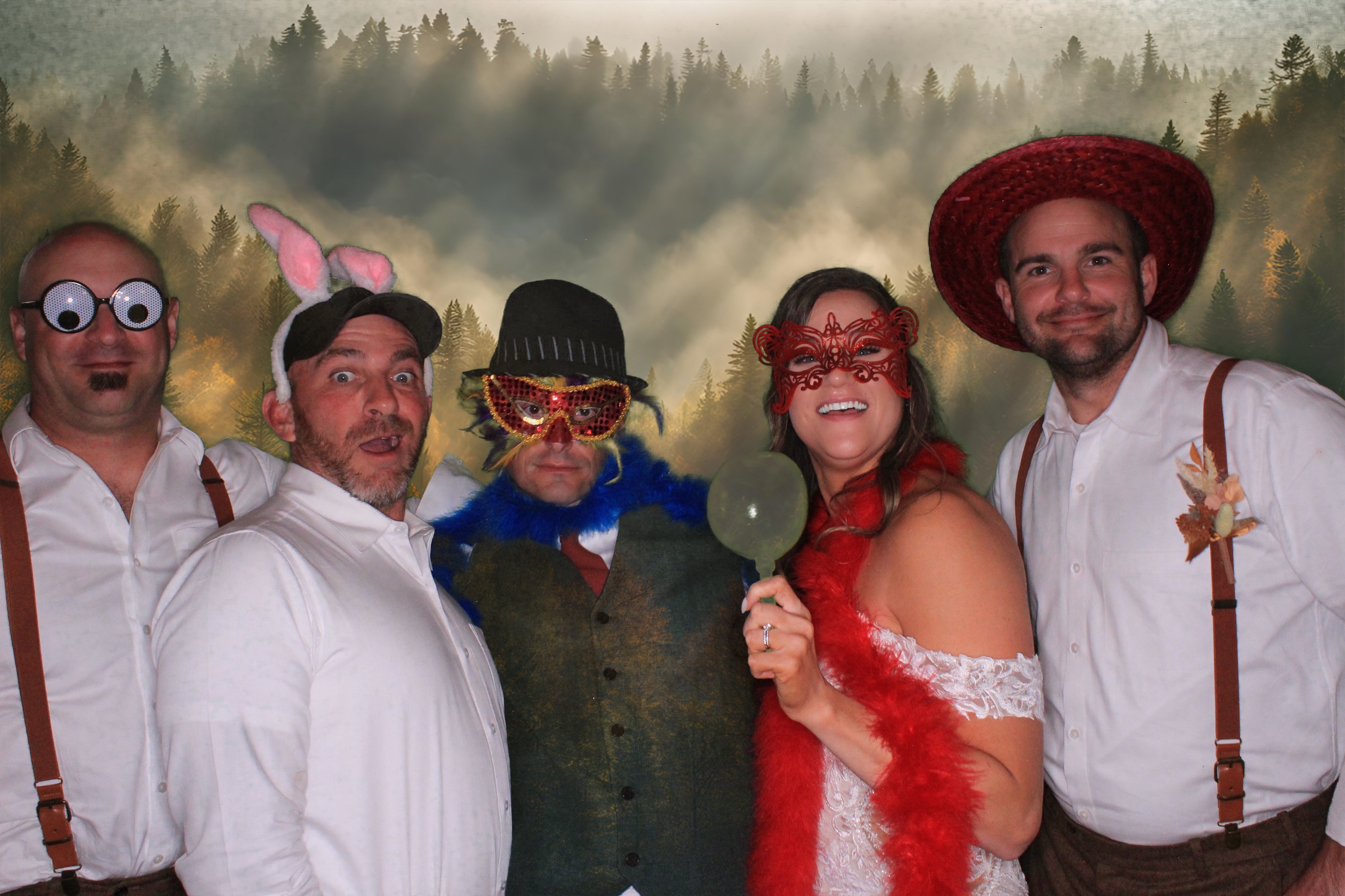 Day Lynn and Justin's Wedding | View more photos from the event at gallery.photoboothbillings.com/u/PhotoBoothBillings/Day-Lynn-and-Justins-Wedding