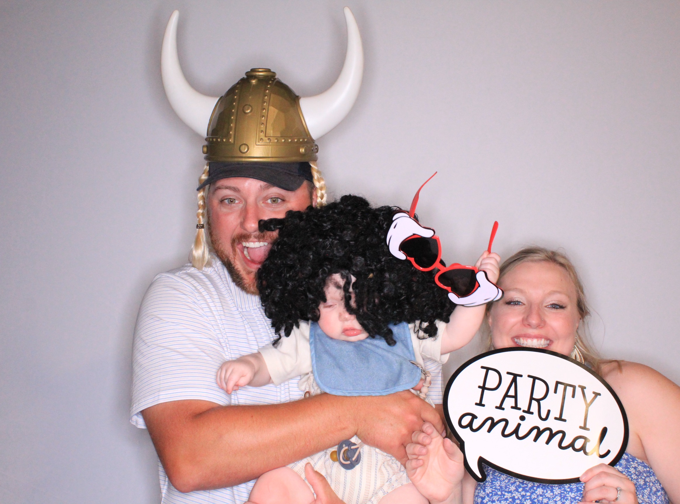 Shelby and Shay's Wedding | View more photos from the event at gallery.photoboothbillings.com/u/PhotoBoothBillings/Shelby-and-Shays-Wedding
