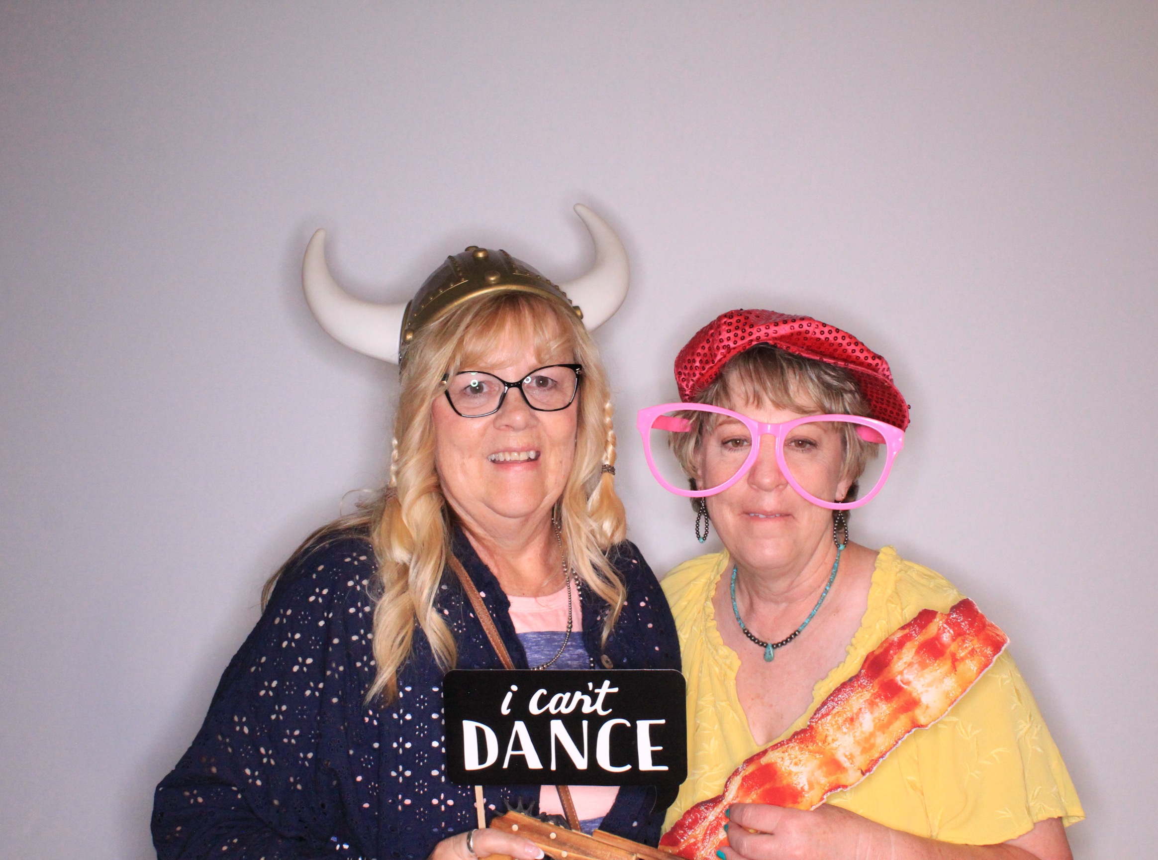Shelby and Shay's Wedding | View more photos from the event at gallery.photoboothbillings.com/u/PhotoBoothBillings/Shelby-and-Shays-Wedding