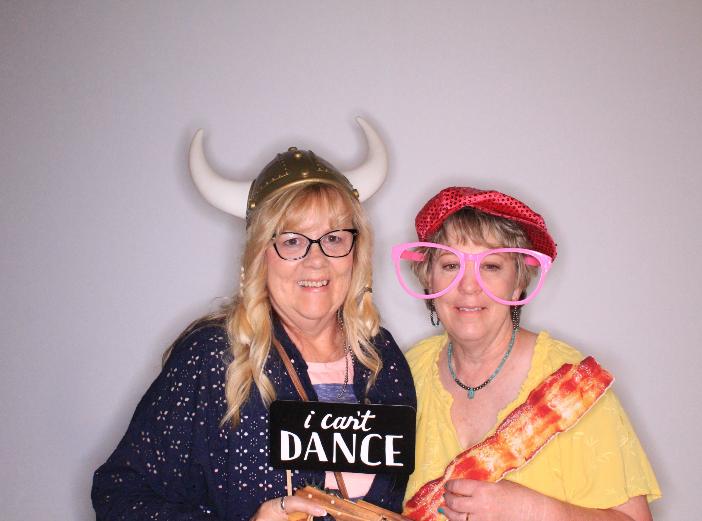 Shelby and Shay's Wedding | View more photos from the event at gallery.photoboothbillings.com/u/PhotoBoothBillings/Shelby-and-Shays-Wedding