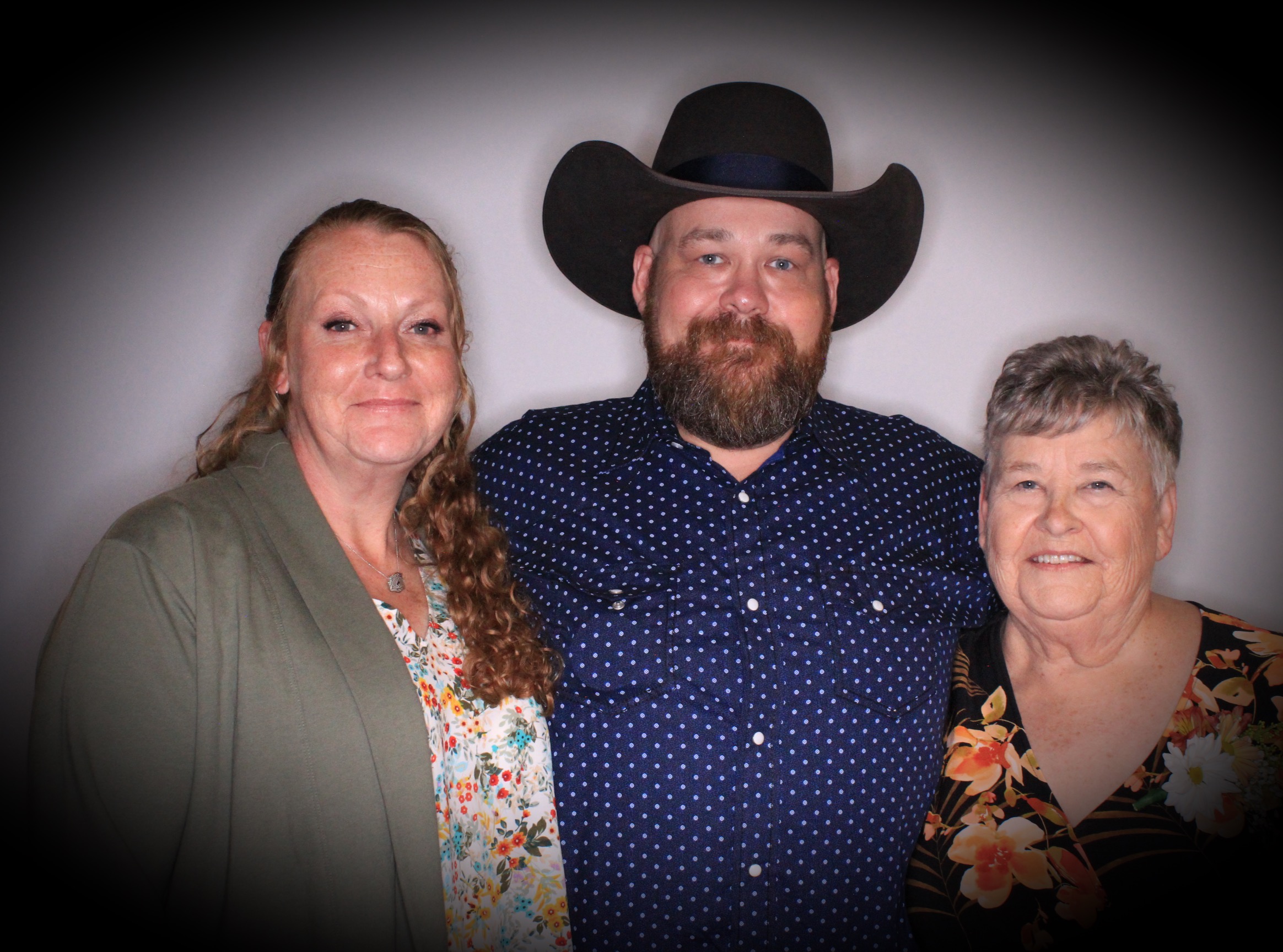 Shelby and Shay's Wedding | View more photos from the event at gallery.photoboothbillings.com/u/PhotoBoothBillings/Shelby-and-Shays-Wedding