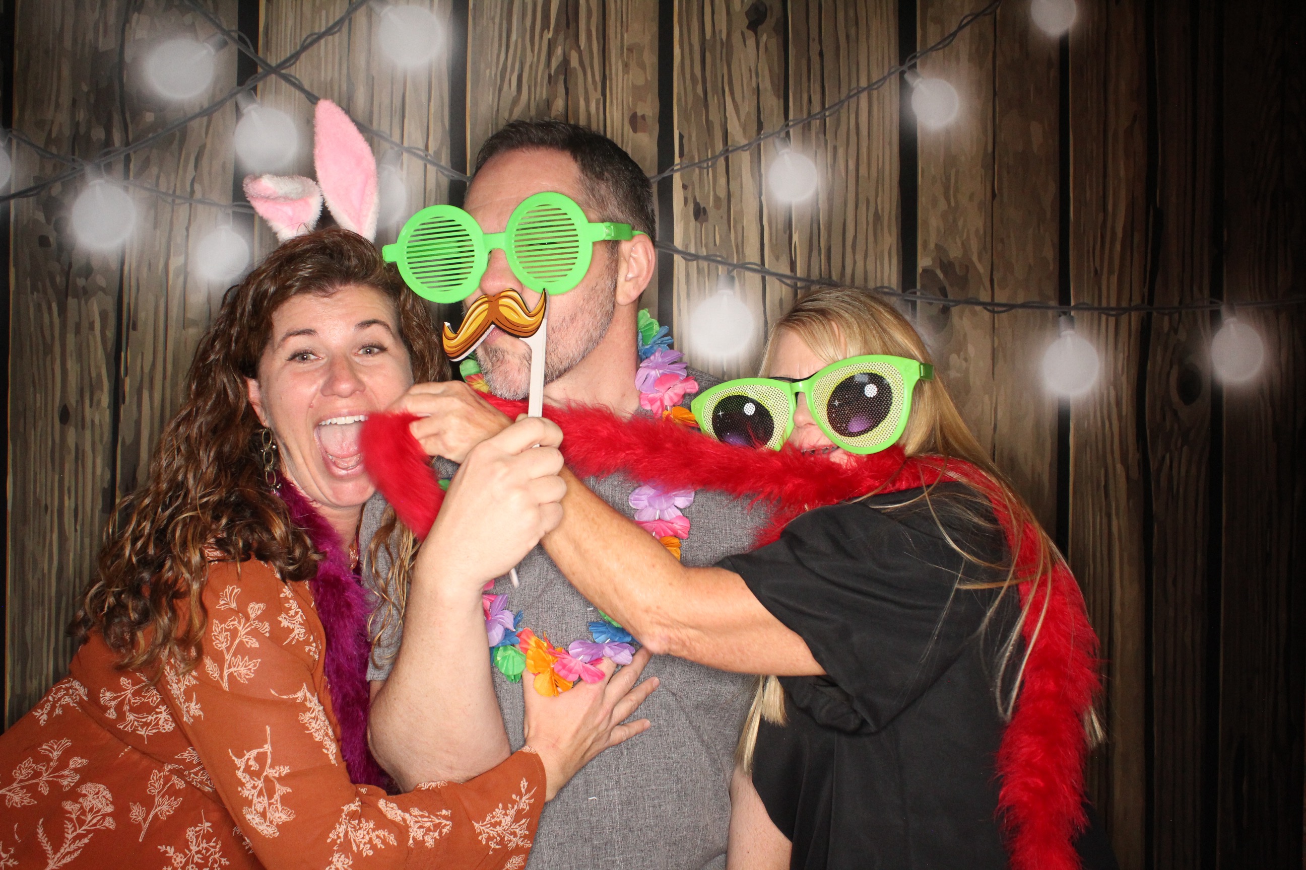 Staci and Matt's Wedding | View more photos from the event at gallery.photoboothbillings.com/u/PhotoBoothBillings/Staci-and-Matts-Wedding