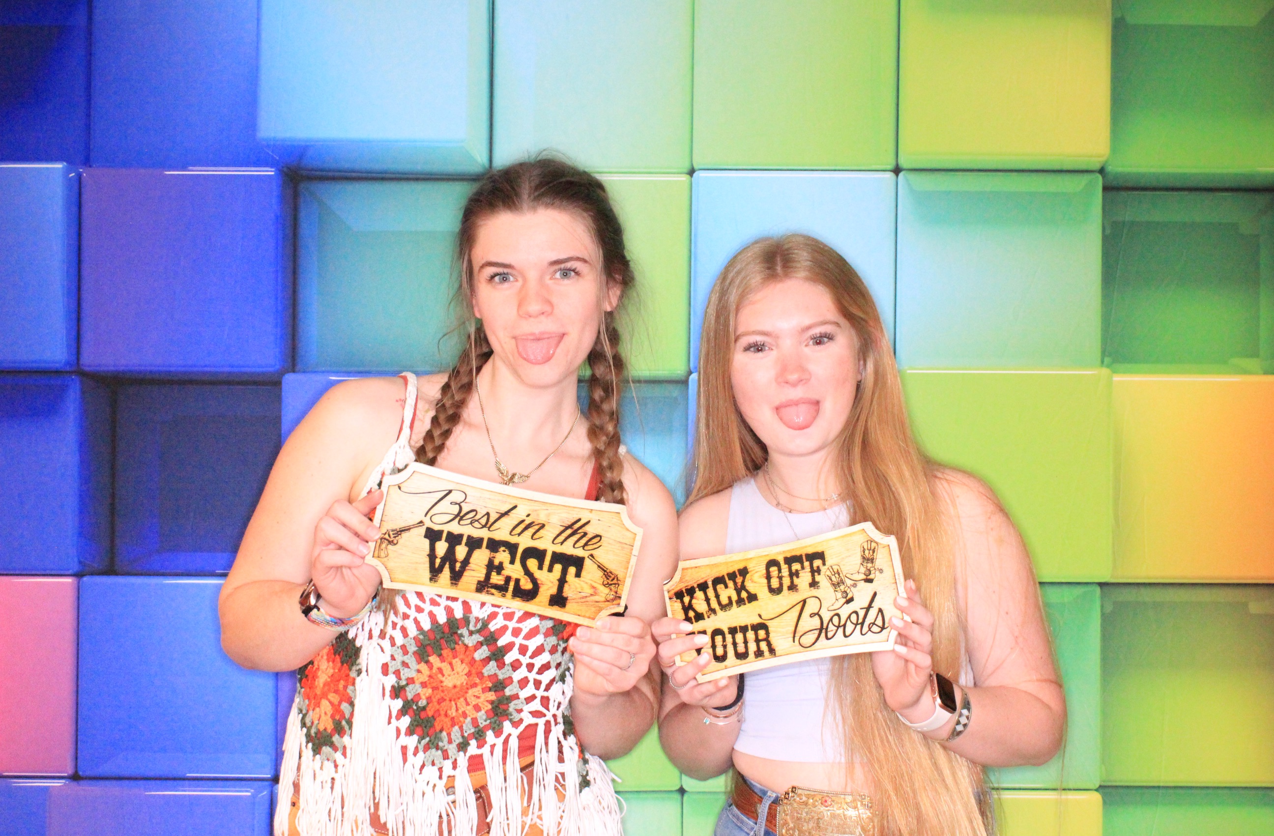 Summer Send-off | View more photos from the event at gallery.photoboothbillings.com/u/PhotoBoothBillings/Summer-Send-off-1