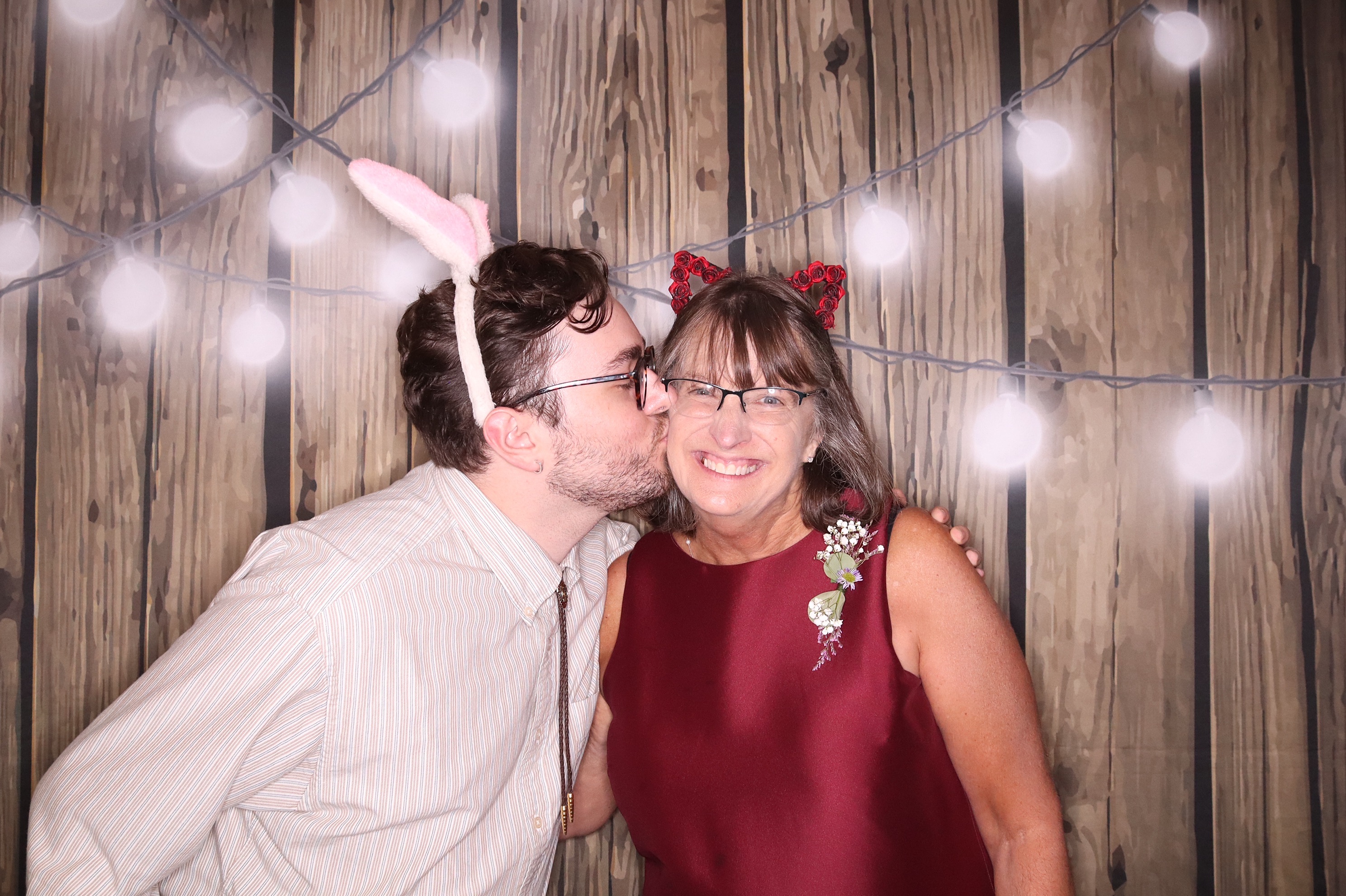 Rebecca and Adam Wedding | View more photos from the event at gallery.photoboothbillings.com/u/PhotoBoothBillings/Rebecca-and-Adam-Wedding