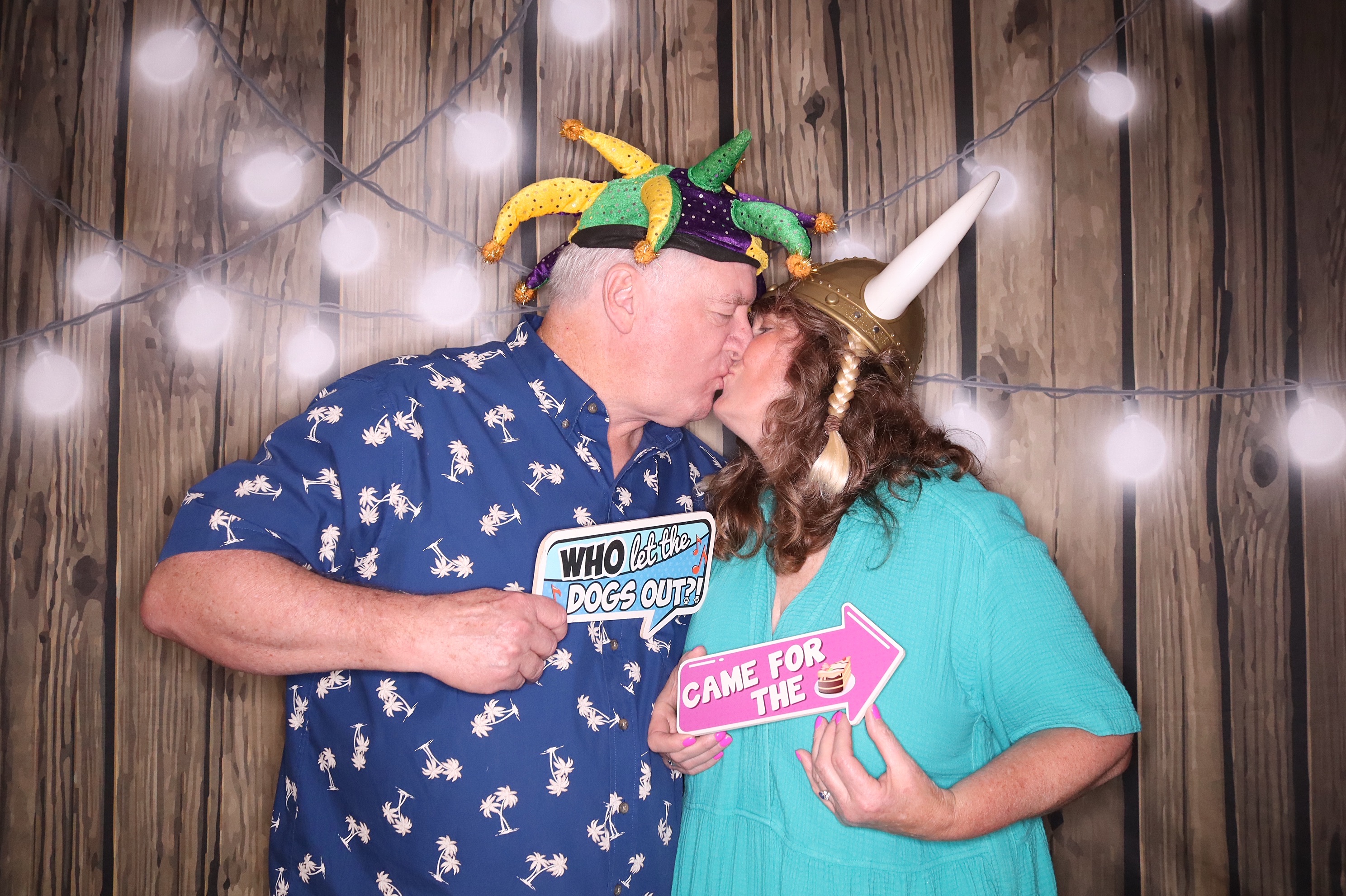 Rebecca and Adam Wedding | View more photos from the event at gallery.photoboothbillings.com/u/PhotoBoothBillings/Rebecca-and-Adam-Wedding