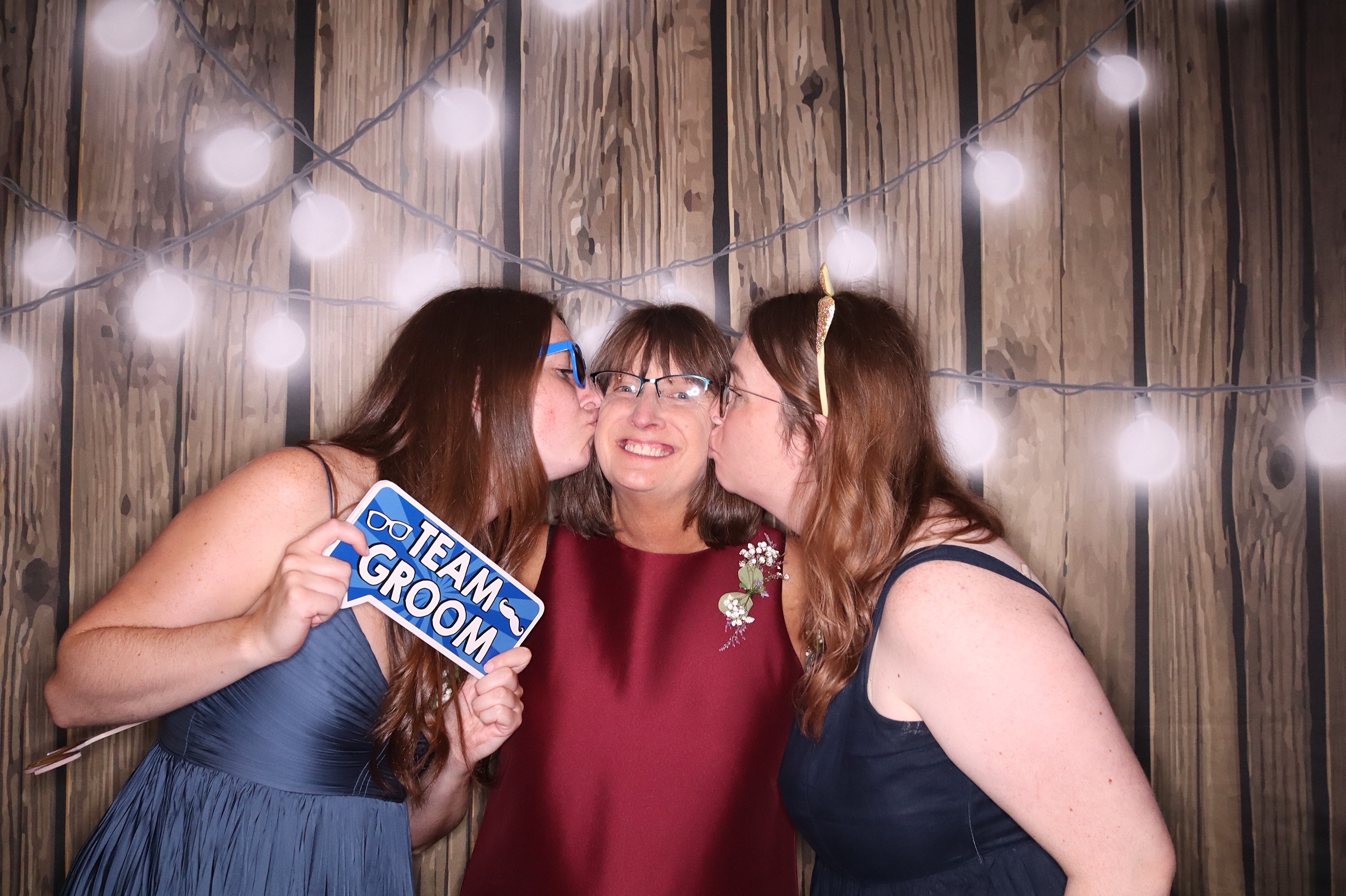Rebecca and Adam Wedding | View more photos from the event at gallery.photoboothbillings.com/u/PhotoBoothBillings/Rebecca-and-Adam-Wedding