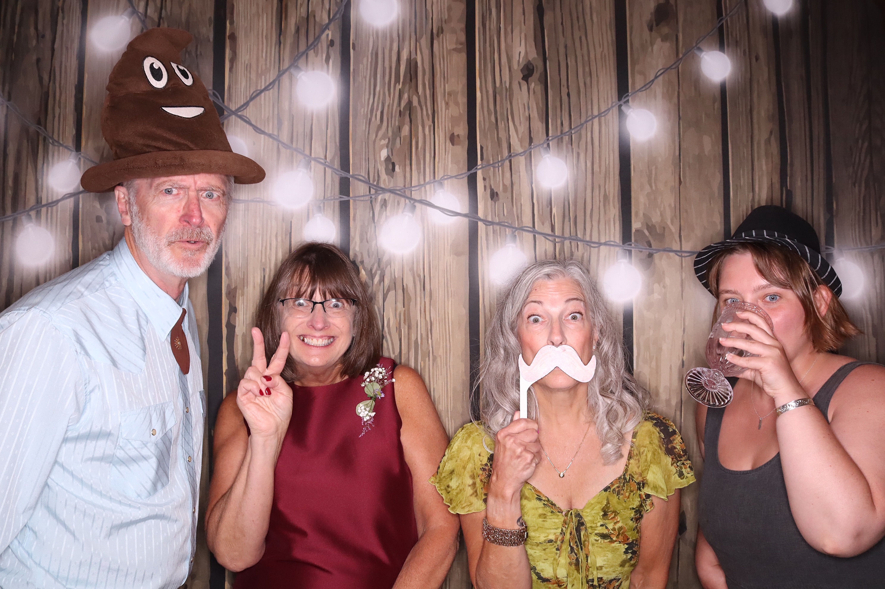Rebecca and Adam Wedding | View more photos from the event at gallery.photoboothbillings.com/u/PhotoBoothBillings/Rebecca-and-Adam-Wedding