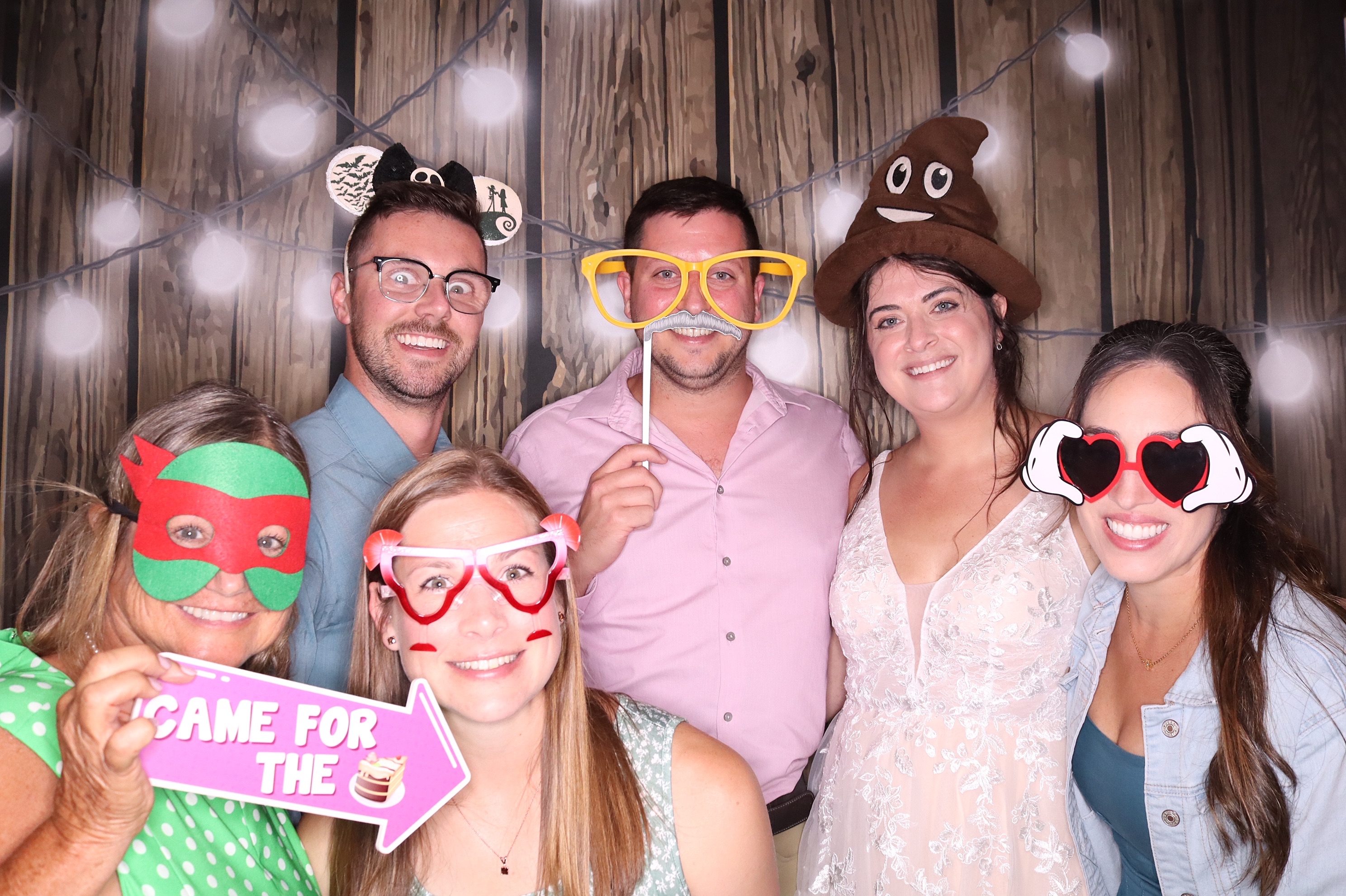 Rebecca and Adam Wedding | View more photos from the event at gallery.photoboothbillings.com/u/PhotoBoothBillings/Rebecca-and-Adam-Wedding