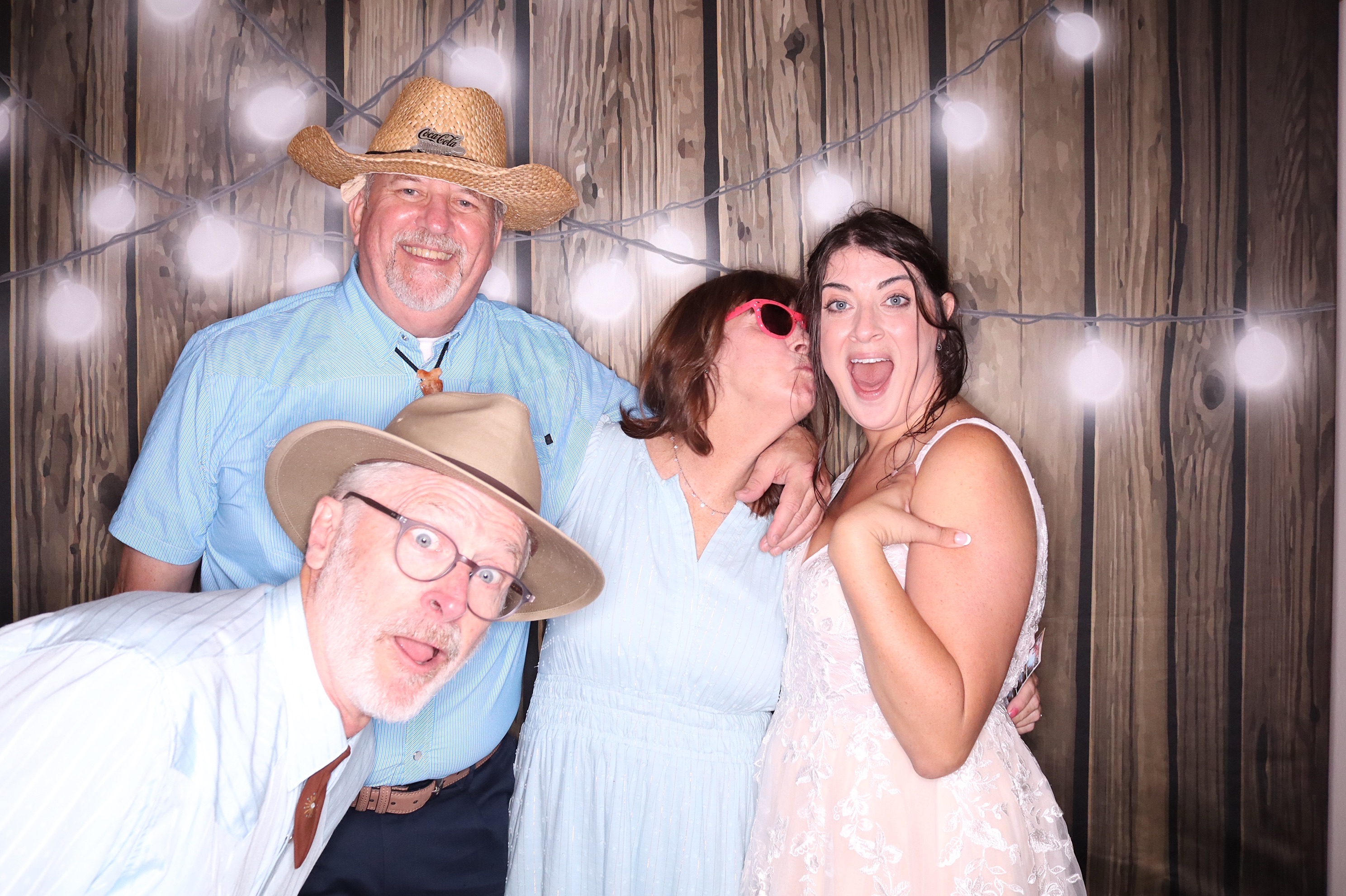 Rebecca and Adam Wedding | View more photos from the event at gallery.photoboothbillings.com/u/PhotoBoothBillings/Rebecca-and-Adam-Wedding