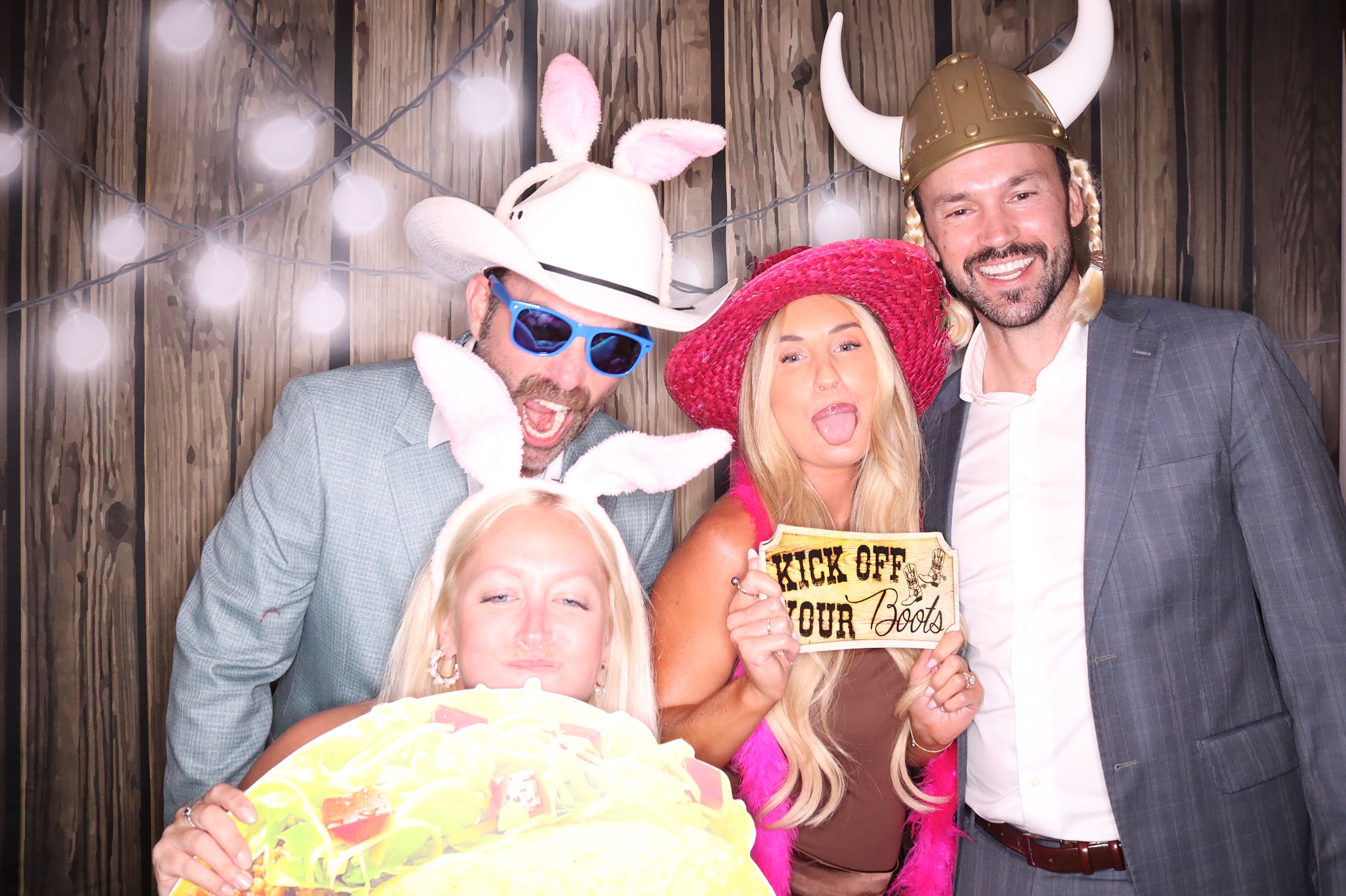 Rebecca and Adam Wedding | View more photos from the event at gallery.photoboothbillings.com/u/PhotoBoothBillings/Rebecca-and-Adam-Wedding