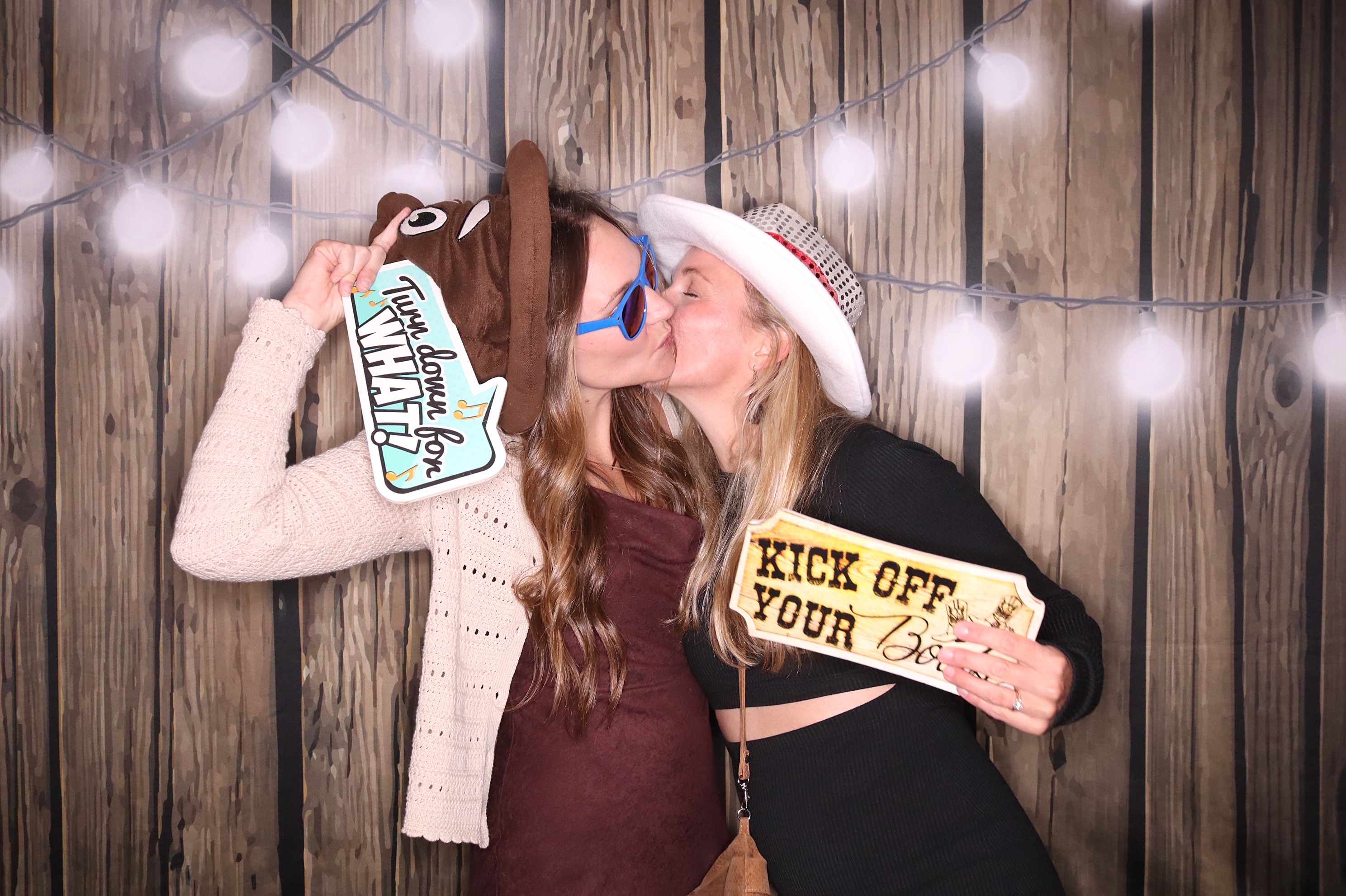 Rebecca and Adam Wedding | View more photos from the event at gallery.photoboothbillings.com/u/PhotoBoothBillings/Rebecca-and-Adam-Wedding