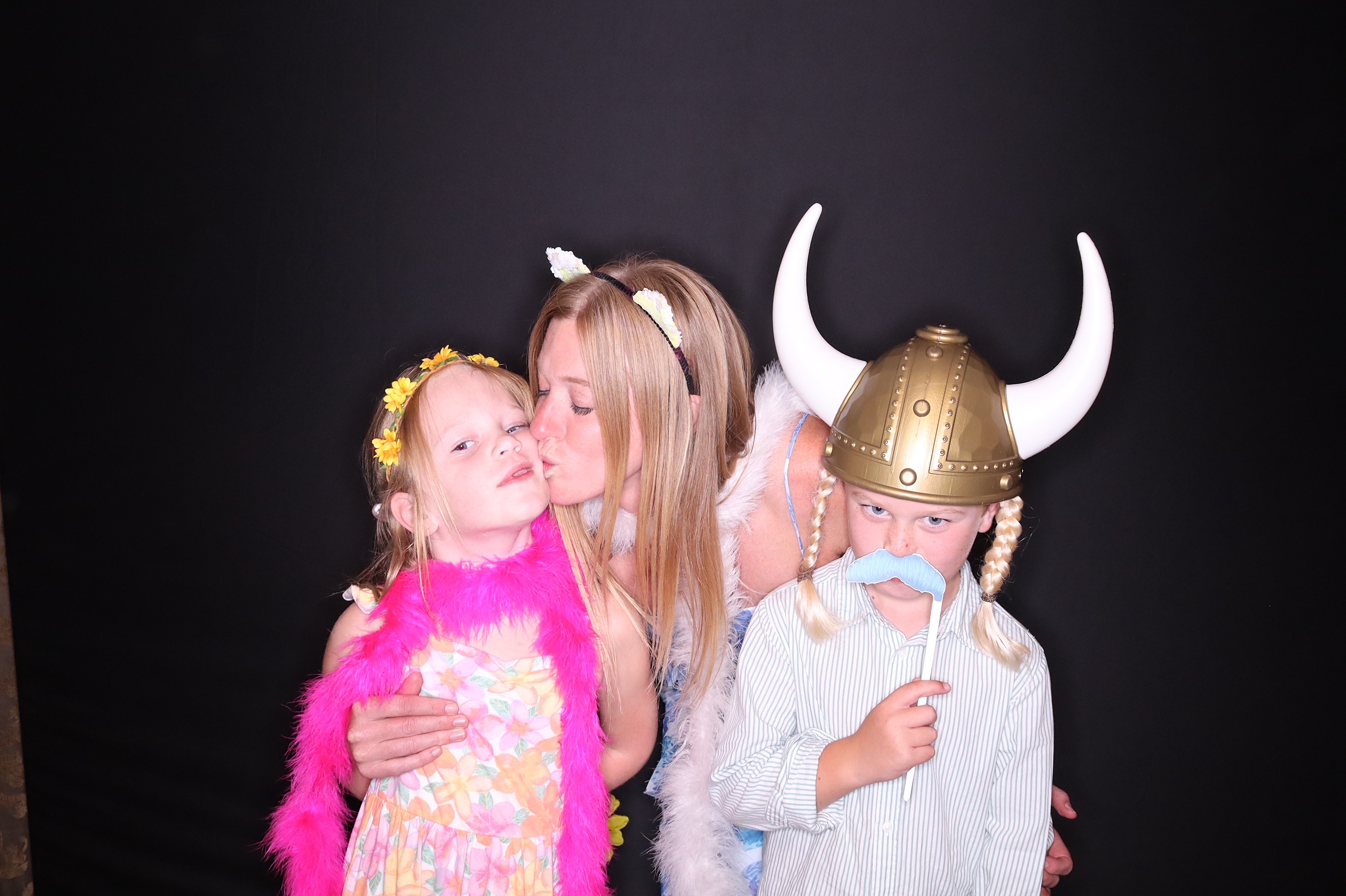The Frenzel's Wedding | View more photos from the event at gallery.photoboothbillings.com/u/PhotoBoothBillings/The-Frenzels-Wedding