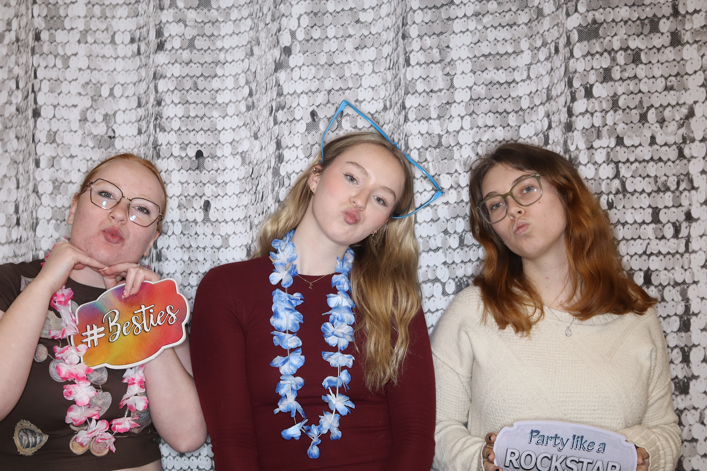 Valentine's Day Party | View more photos from the event at gallery.photoboothbillings.com/u/PhotoBoothBillings/Valentines-Day-Party