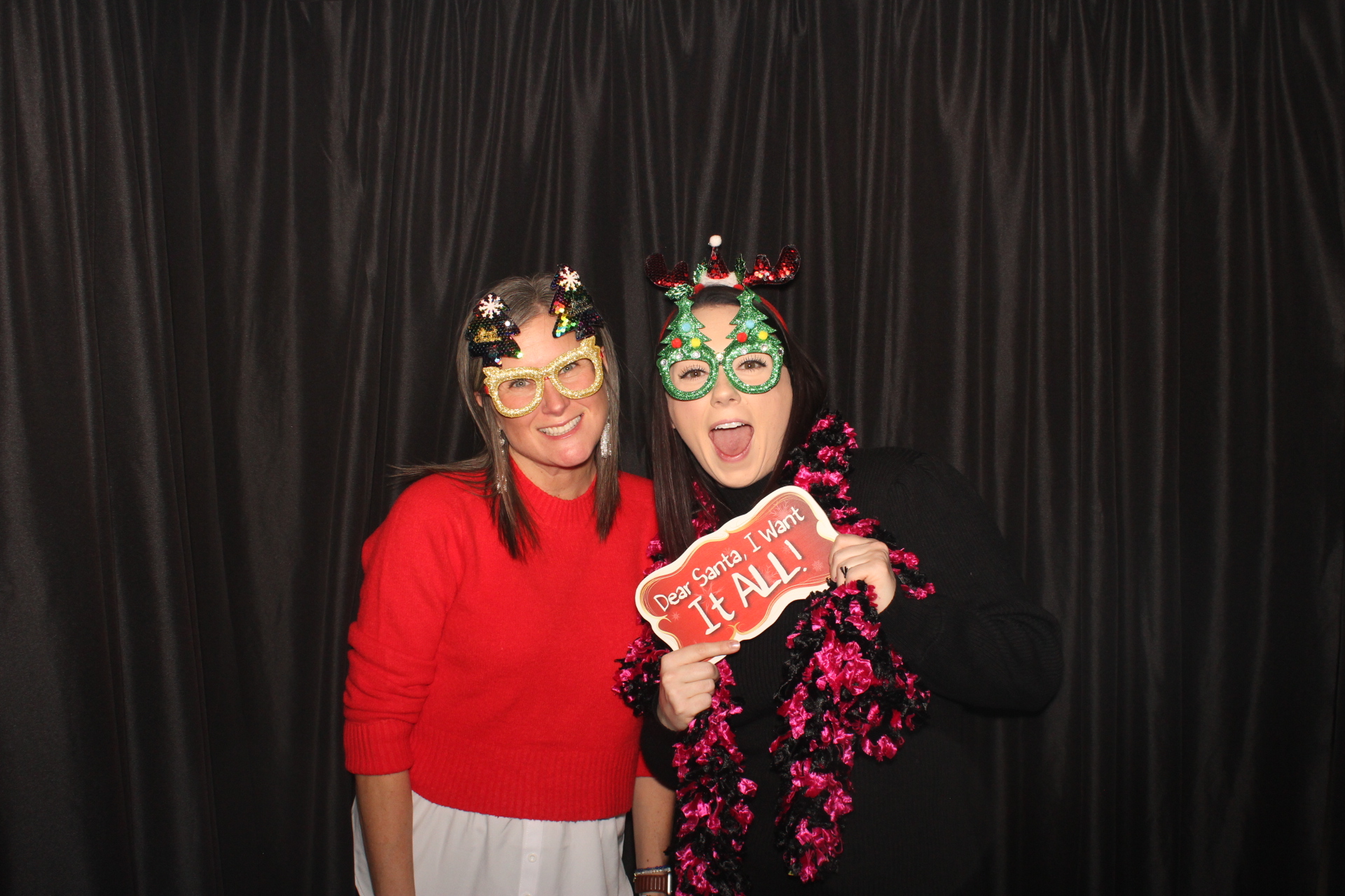 A1 Mechanical Holiday Party | View more photos from the event at gallery.photoboothcincy.com/u/PhotoBoothCincy/A1-Mechanical-Holiday-Party