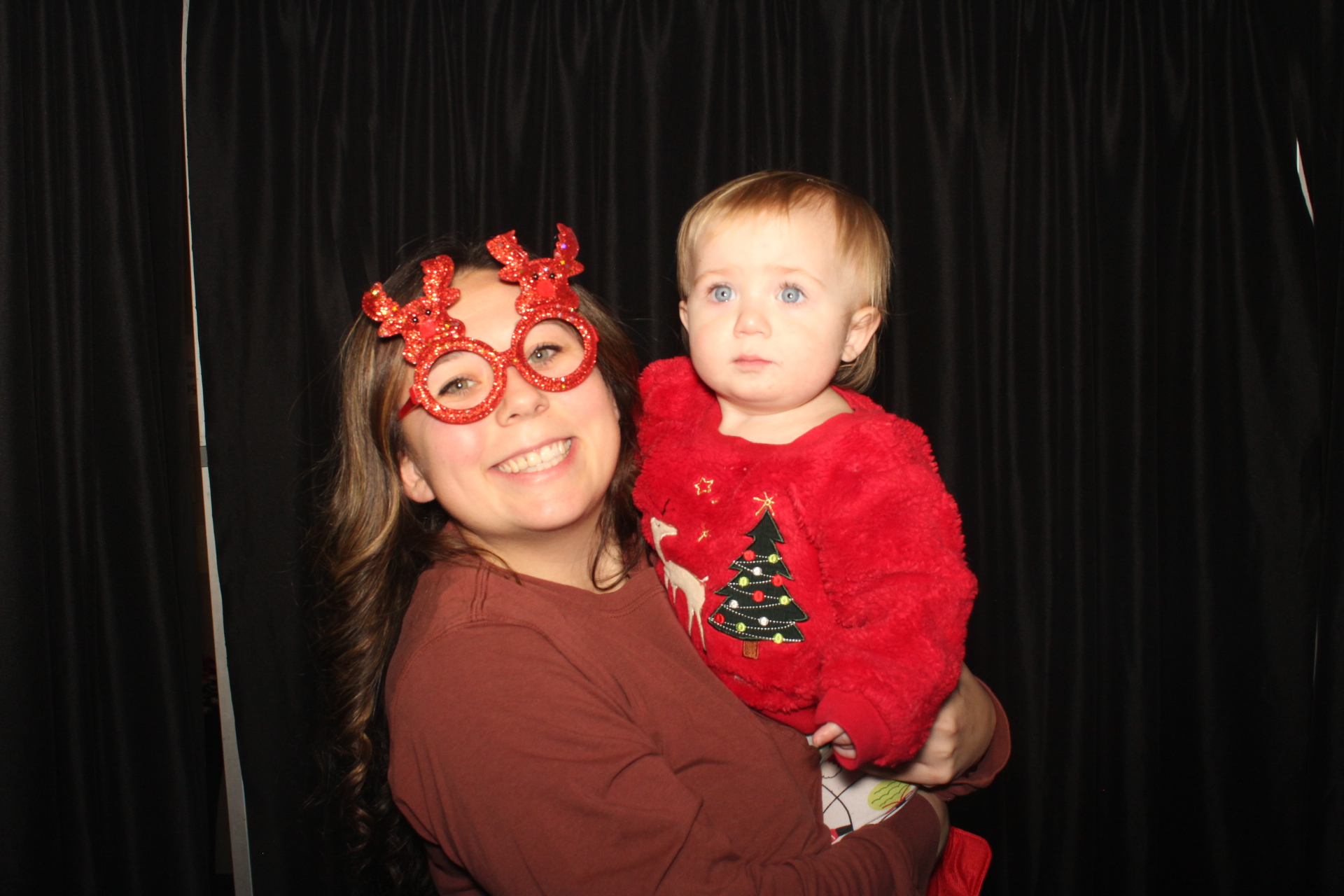 A1 Mechanical Holiday Party | View more photos from the event at gallery.photoboothcincy.com/u/PhotoBoothCincy/A1-Mechanical-Holiday-Party