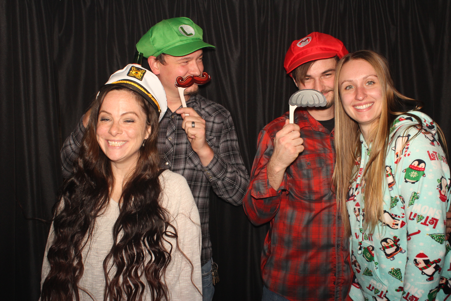 A1 Mechanical Holiday Party | View more photos from the event at gallery.photoboothcincy.com/u/PhotoBoothCincy/A1-Mechanical-Holiday-Party