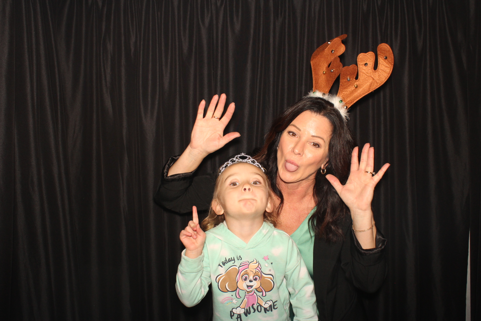 A1 Mechanical Holiday Party | View more photos from the event at gallery.photoboothcincy.com/u/PhotoBoothCincy/A1-Mechanical-Holiday-Party