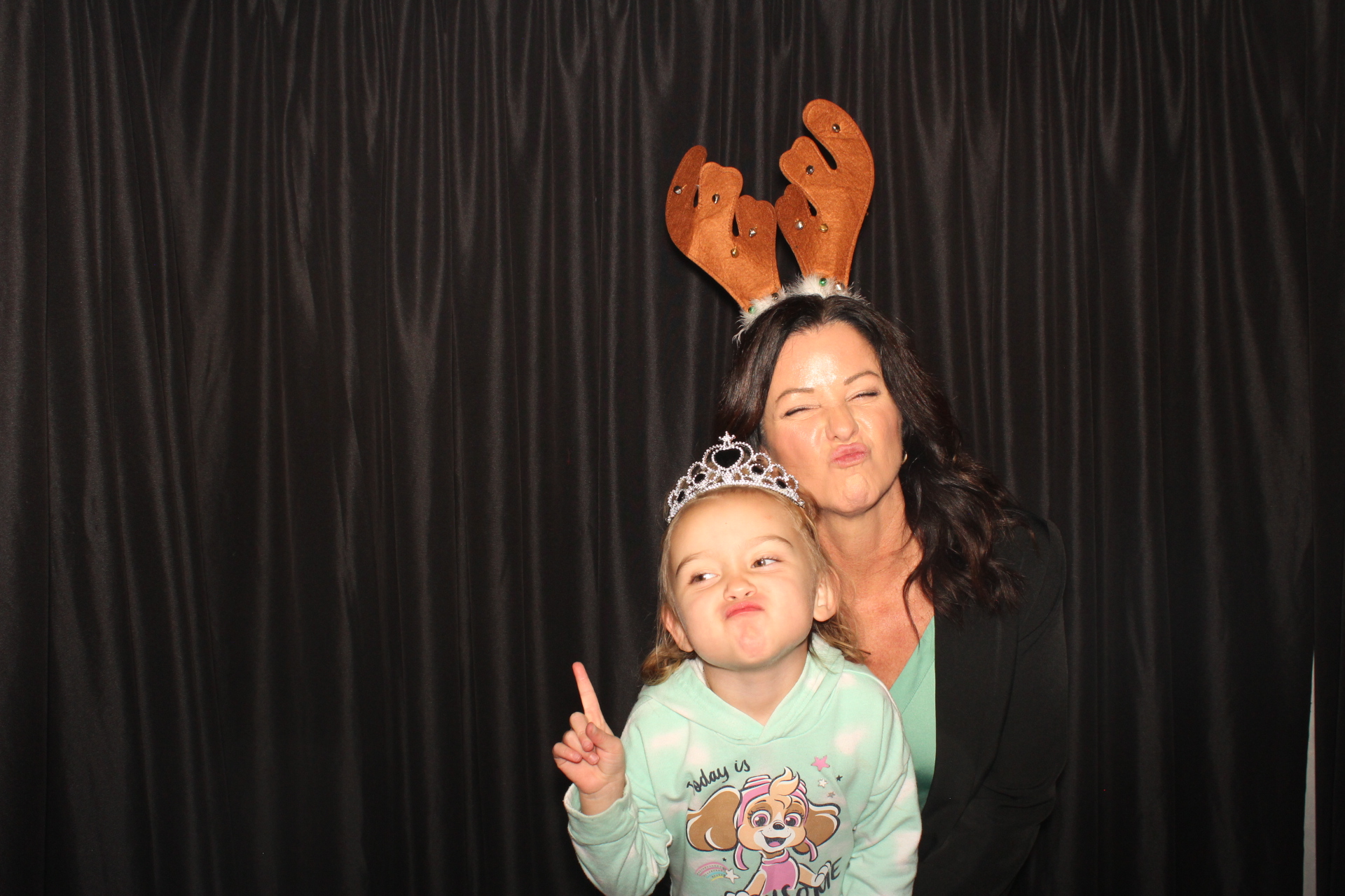A1 Mechanical Holiday Party | View more photos from the event at gallery.photoboothcincy.com/u/PhotoBoothCincy/A1-Mechanical-Holiday-Party