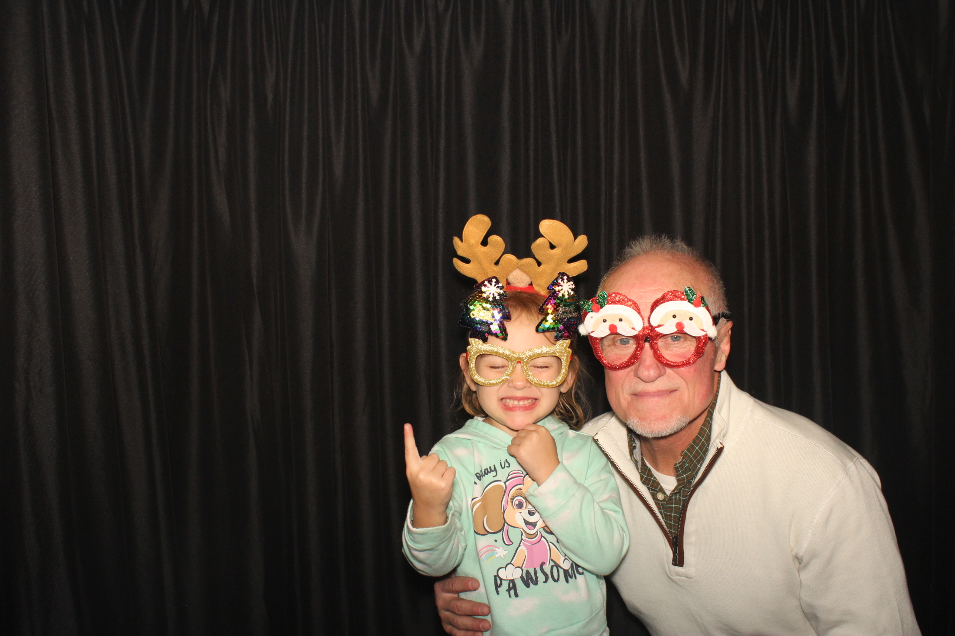 A1 Mechanical Holiday Party | View more photos from the event at gallery.photoboothcincy.com/u/PhotoBoothCincy/A1-Mechanical-Holiday-Party