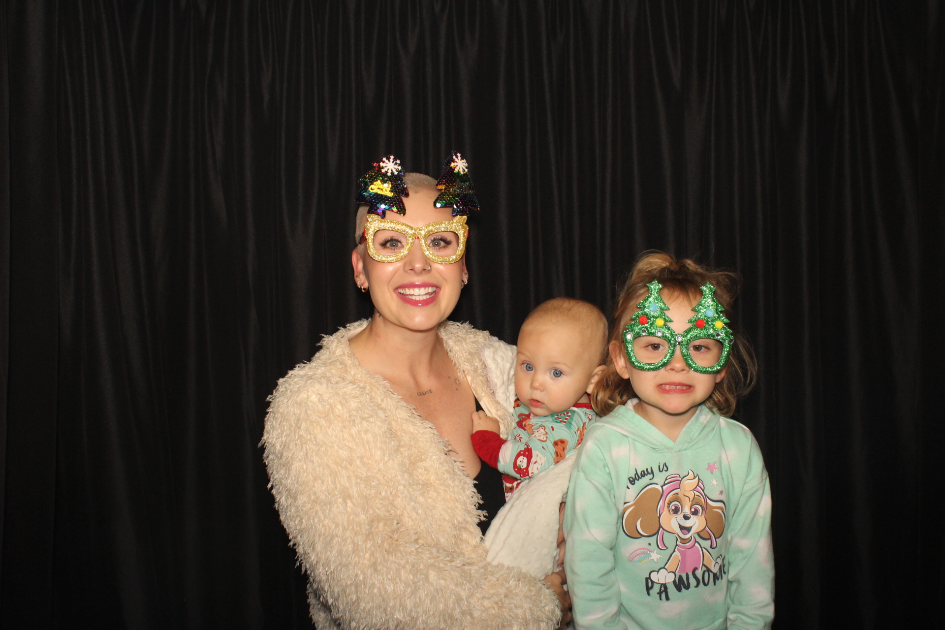 A1 Mechanical Holiday Party | View more photos from the event at gallery.photoboothcincy.com/u/PhotoBoothCincy/A1-Mechanical-Holiday-Party