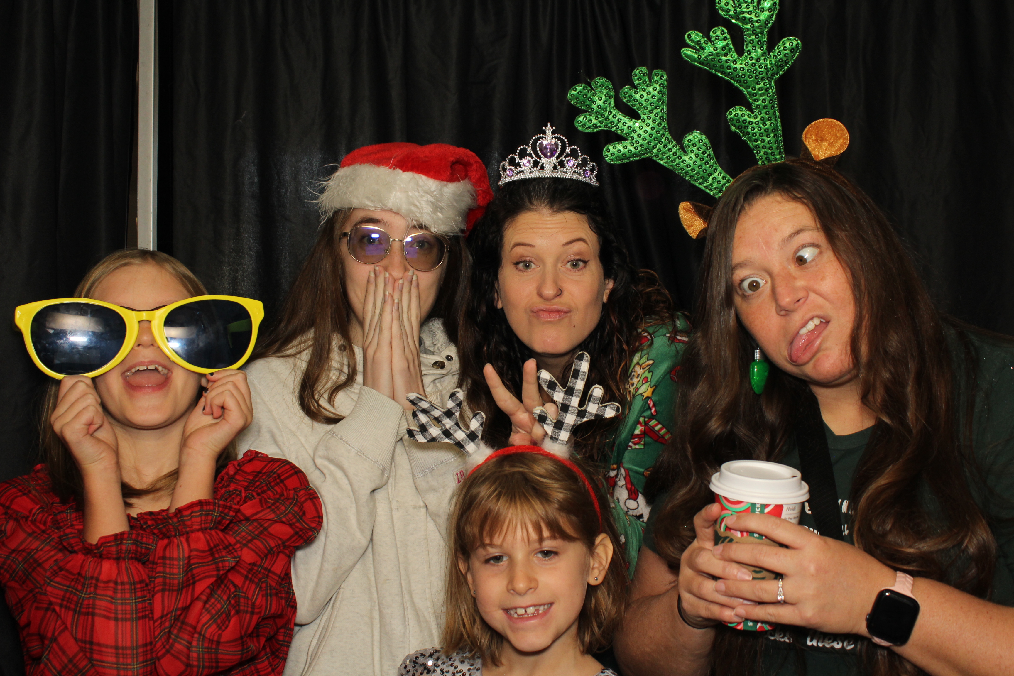 Alkermes Breakfast With Santa | View more photos from the event at gallery.photoboothcincy.com/u/PhotoBoothCincy/Alkermes-Breakfast-With-Santa-0
