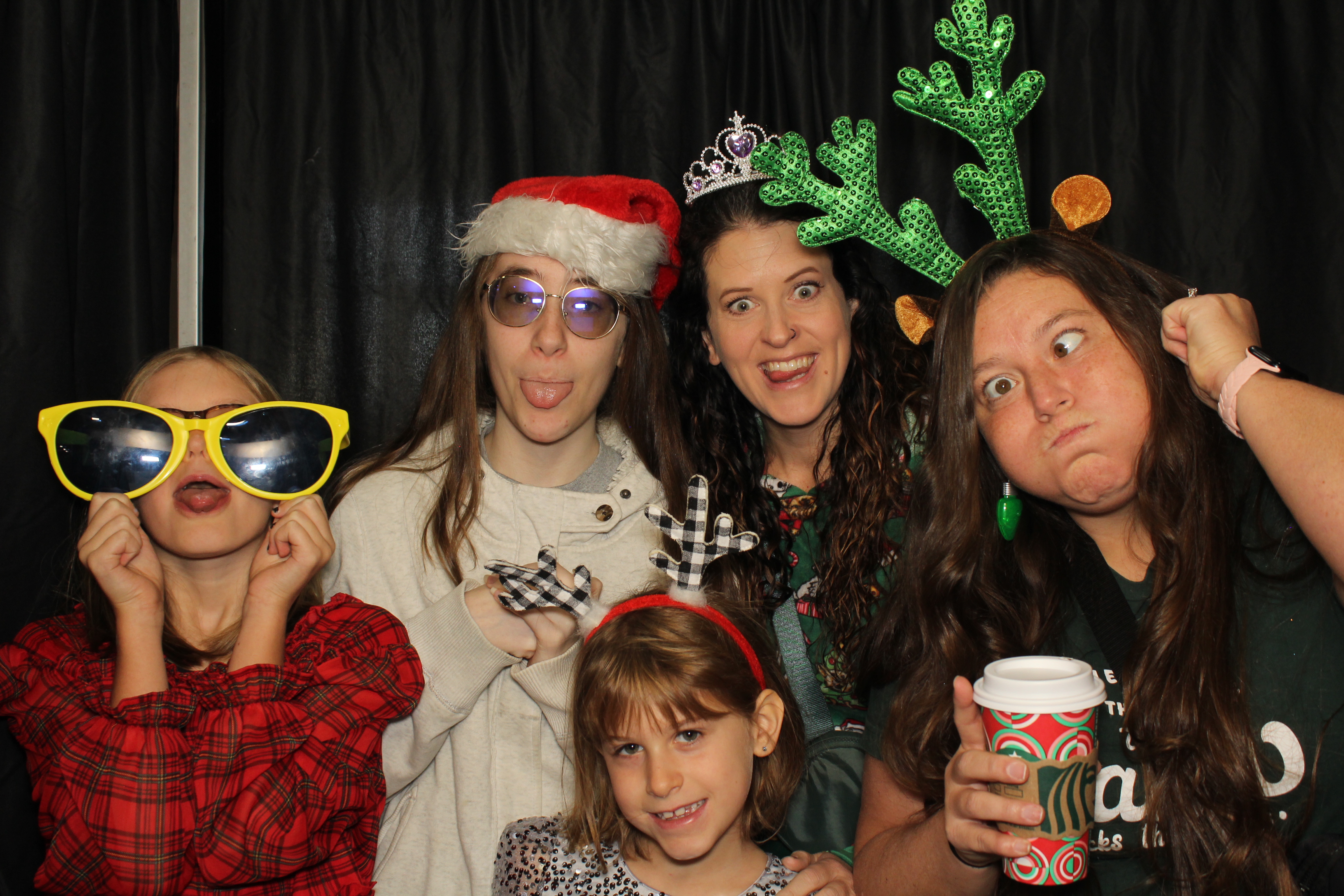 Alkermes Breakfast With Santa | View more photos from the event at gallery.photoboothcincy.com/u/PhotoBoothCincy/Alkermes-Breakfast-With-Santa