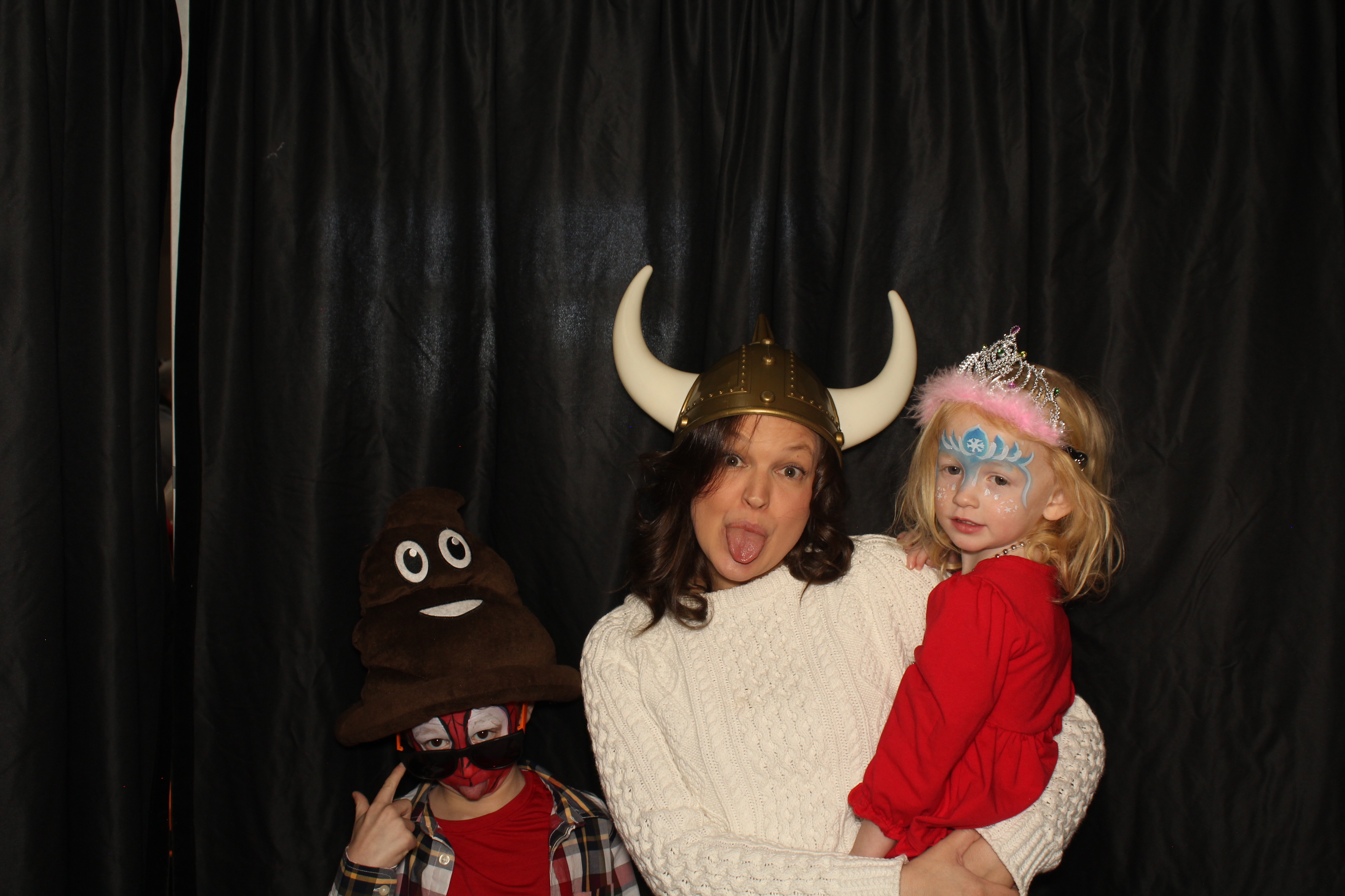 Alkermes Breakfast With Santa | View more photos from the event at gallery.photoboothcincy.com/u/PhotoBoothCincy/Alkermes-Breakfast-With-Santa